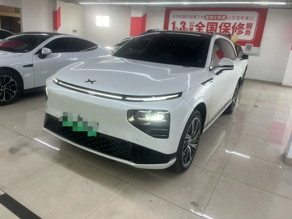 Xpeng G9  из Китая