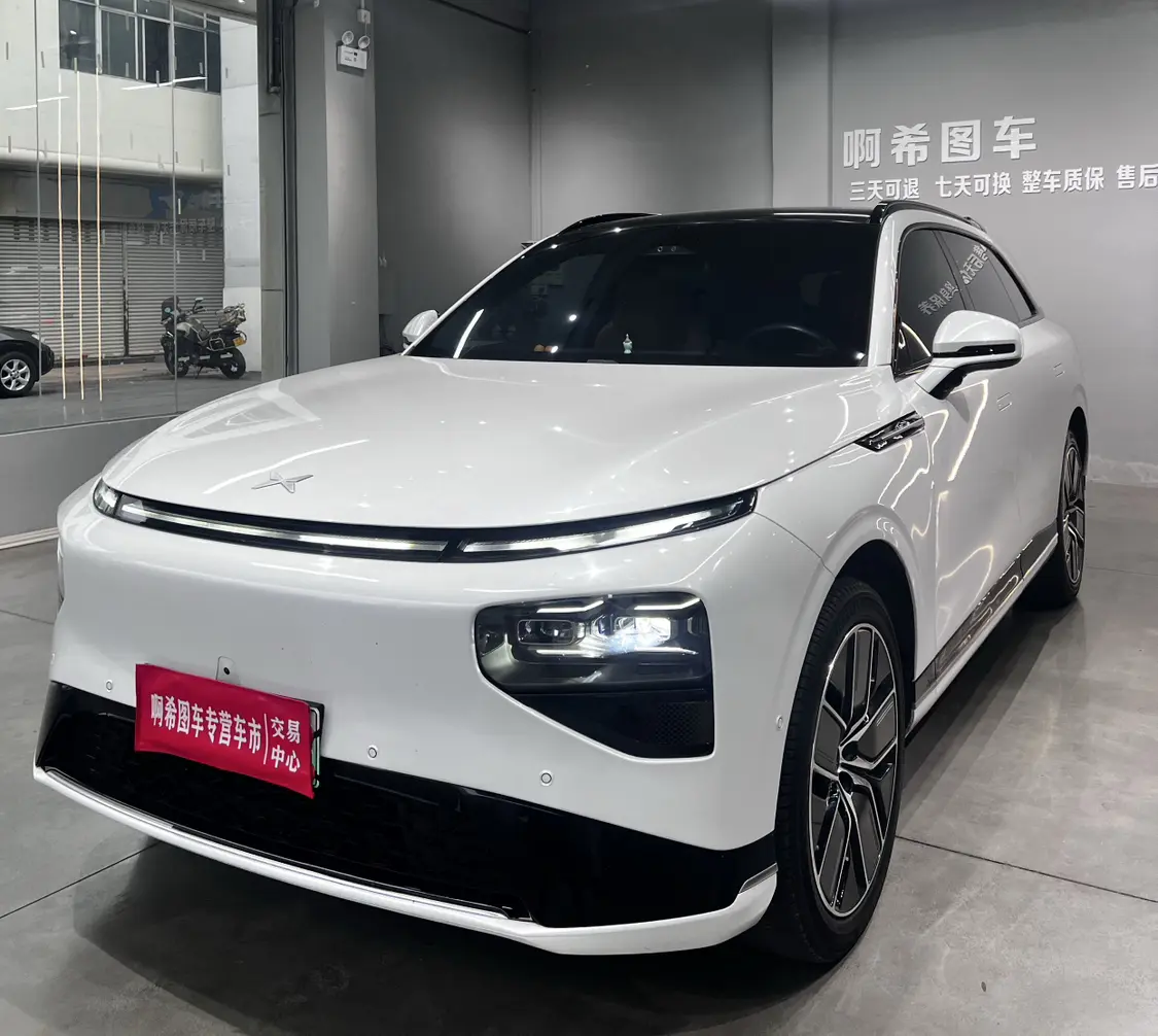 Xpeng G9  из Китая