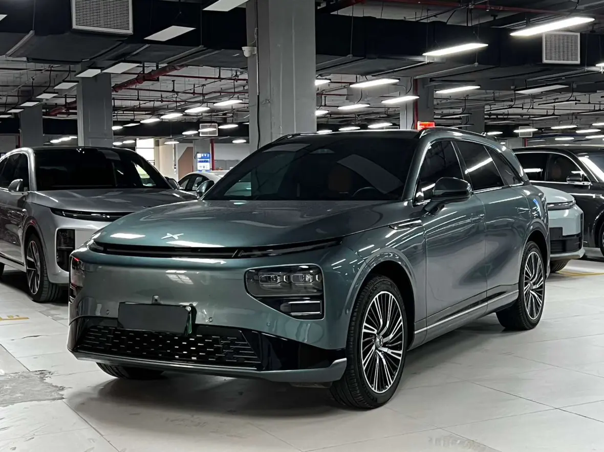 Xpeng G9  из Китая