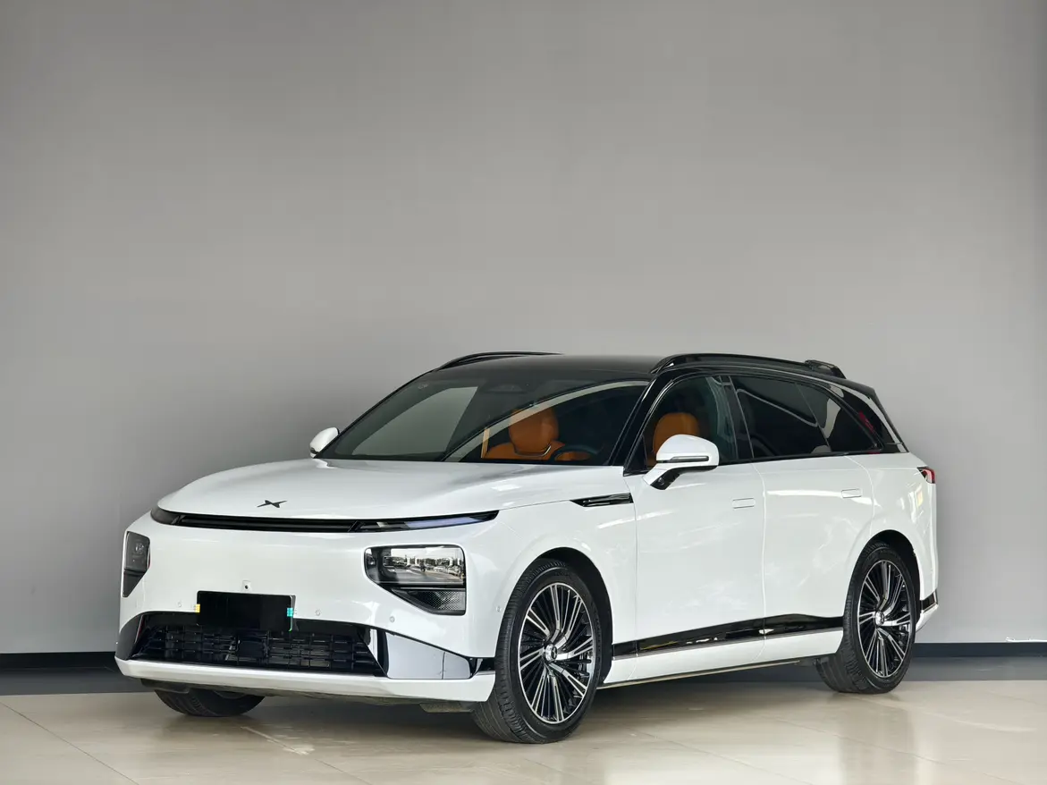 Xpeng G9  из Китая