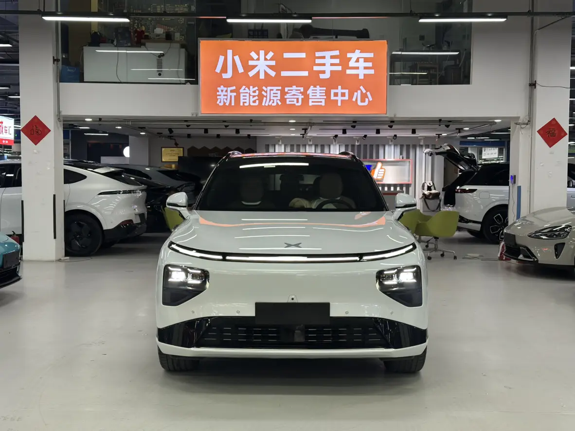 Xpeng G9  из Китая