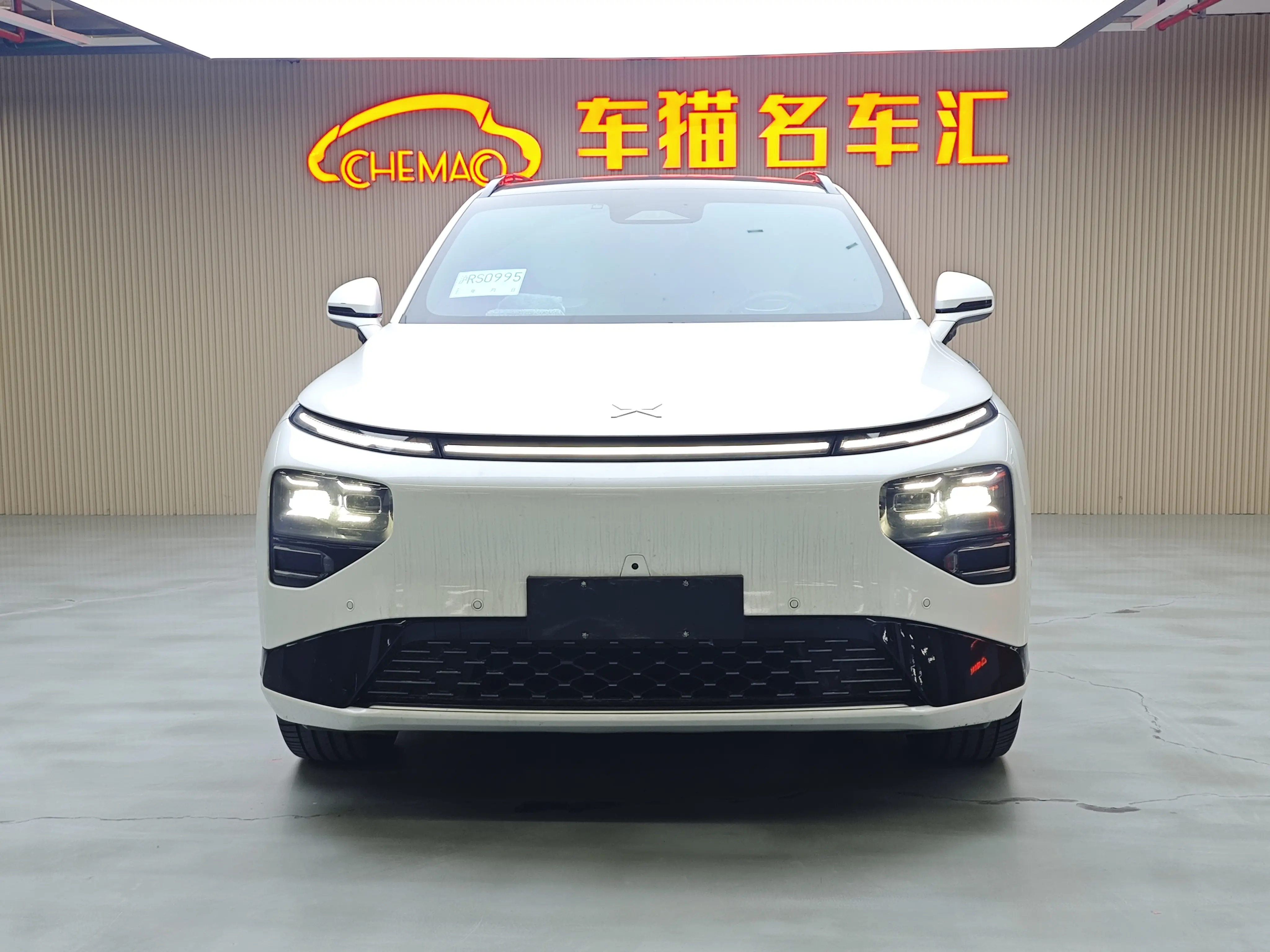 Xpeng G9  из Китая