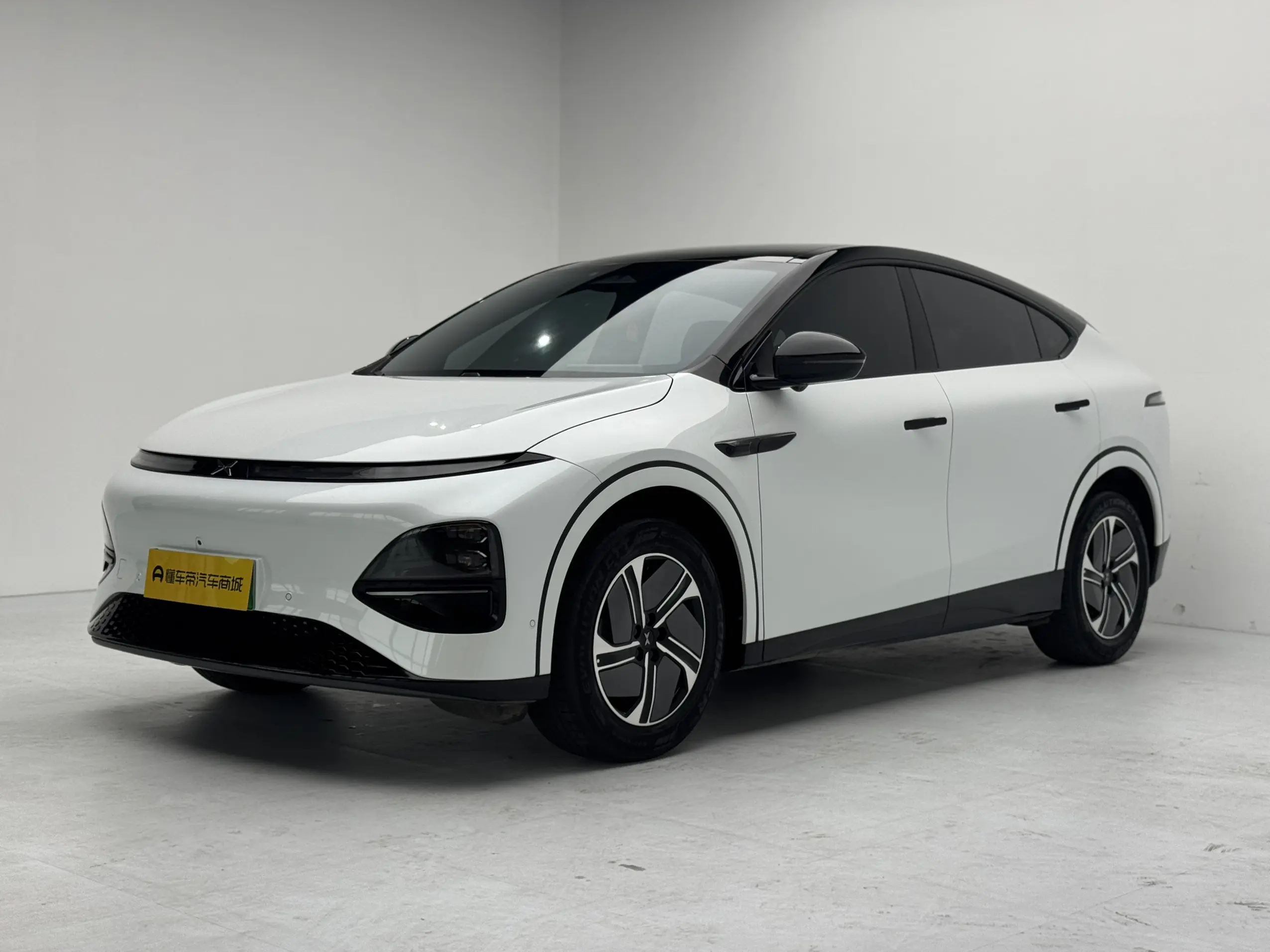 Xpeng G6  из Китая