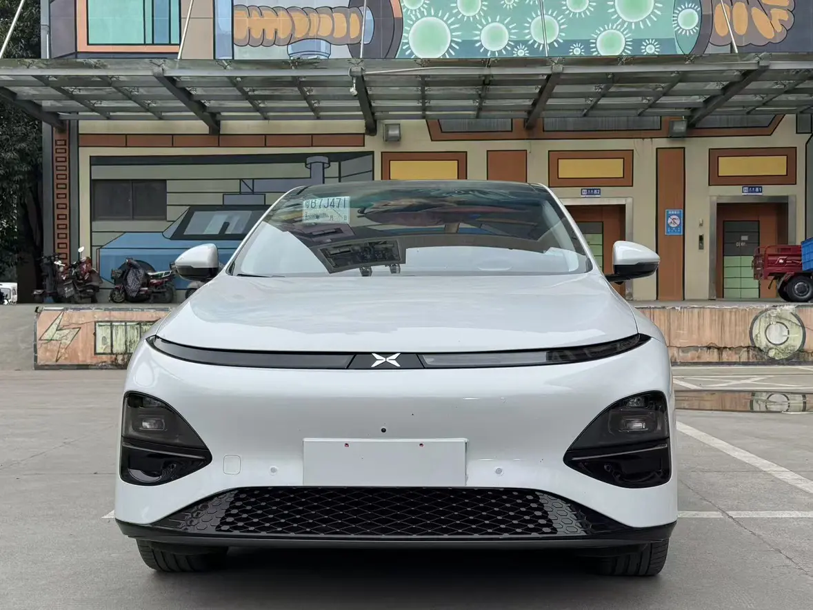 Xpeng G6  из Китая