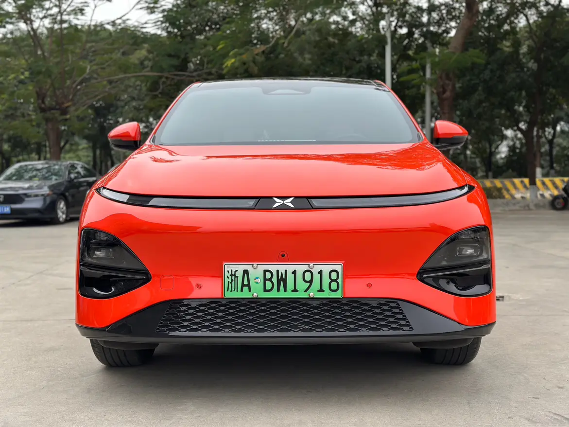 Xpeng G6  из Китая