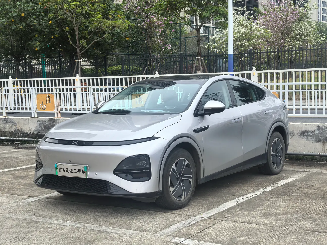 Xpeng G6  из Китая