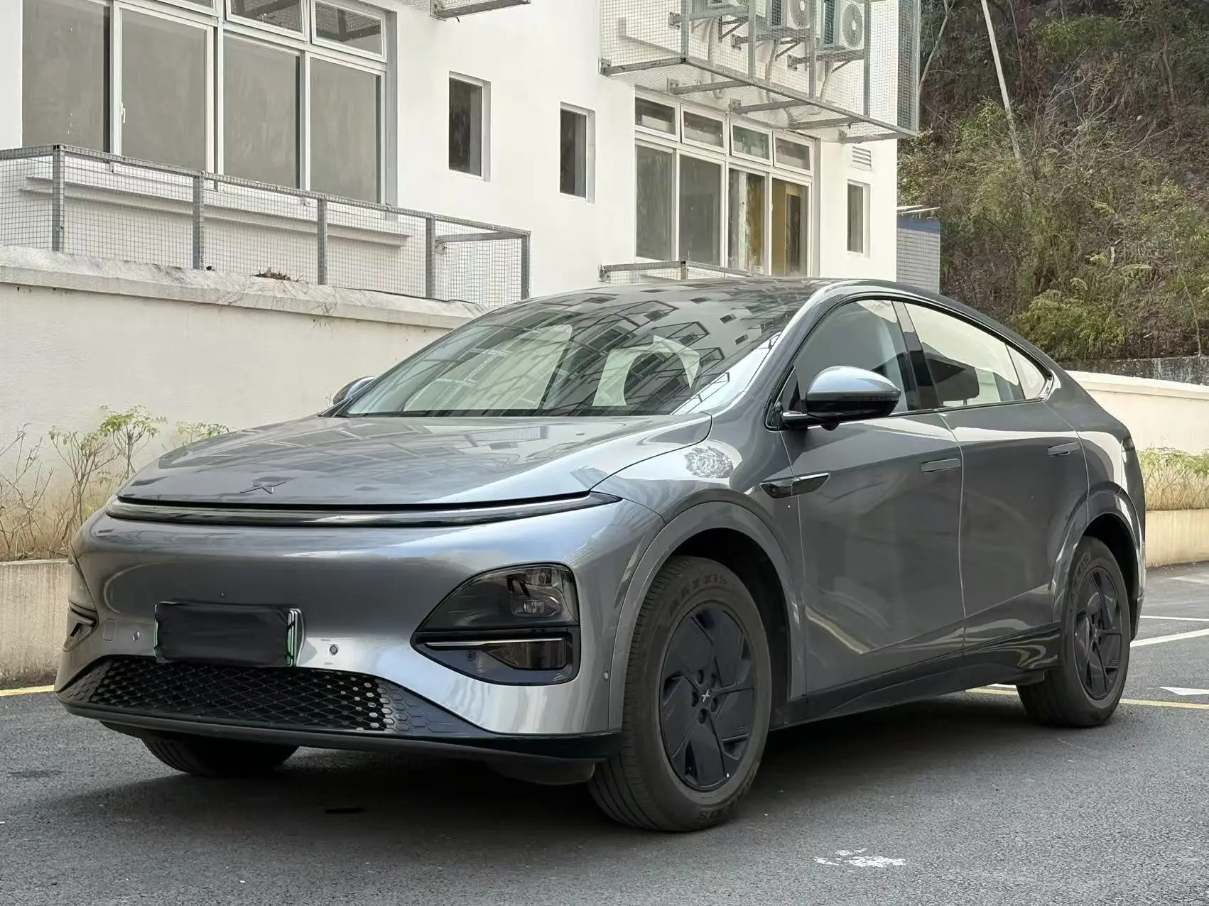 Xpeng G6  из Китая