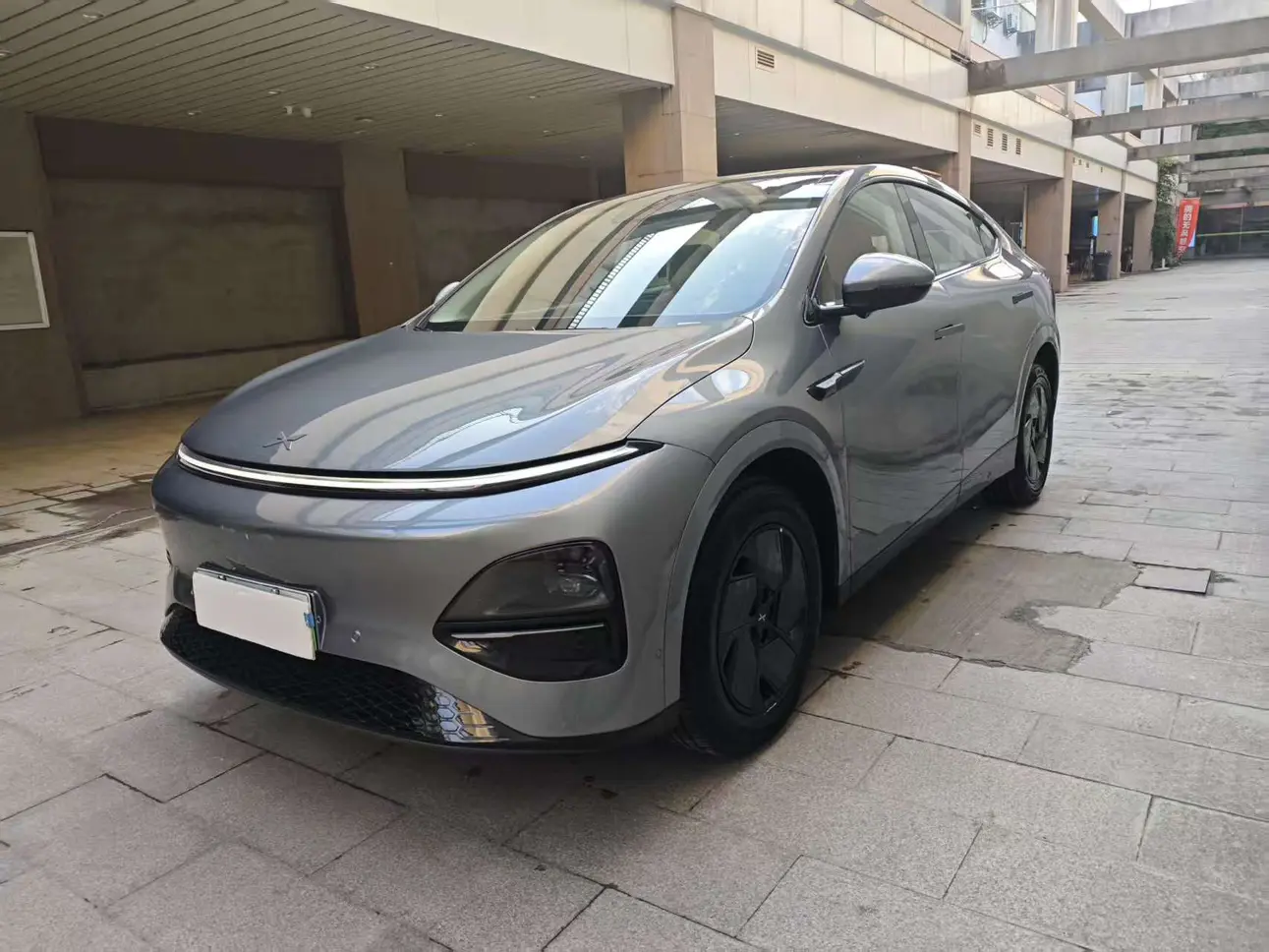 Xpeng G6  из Китая