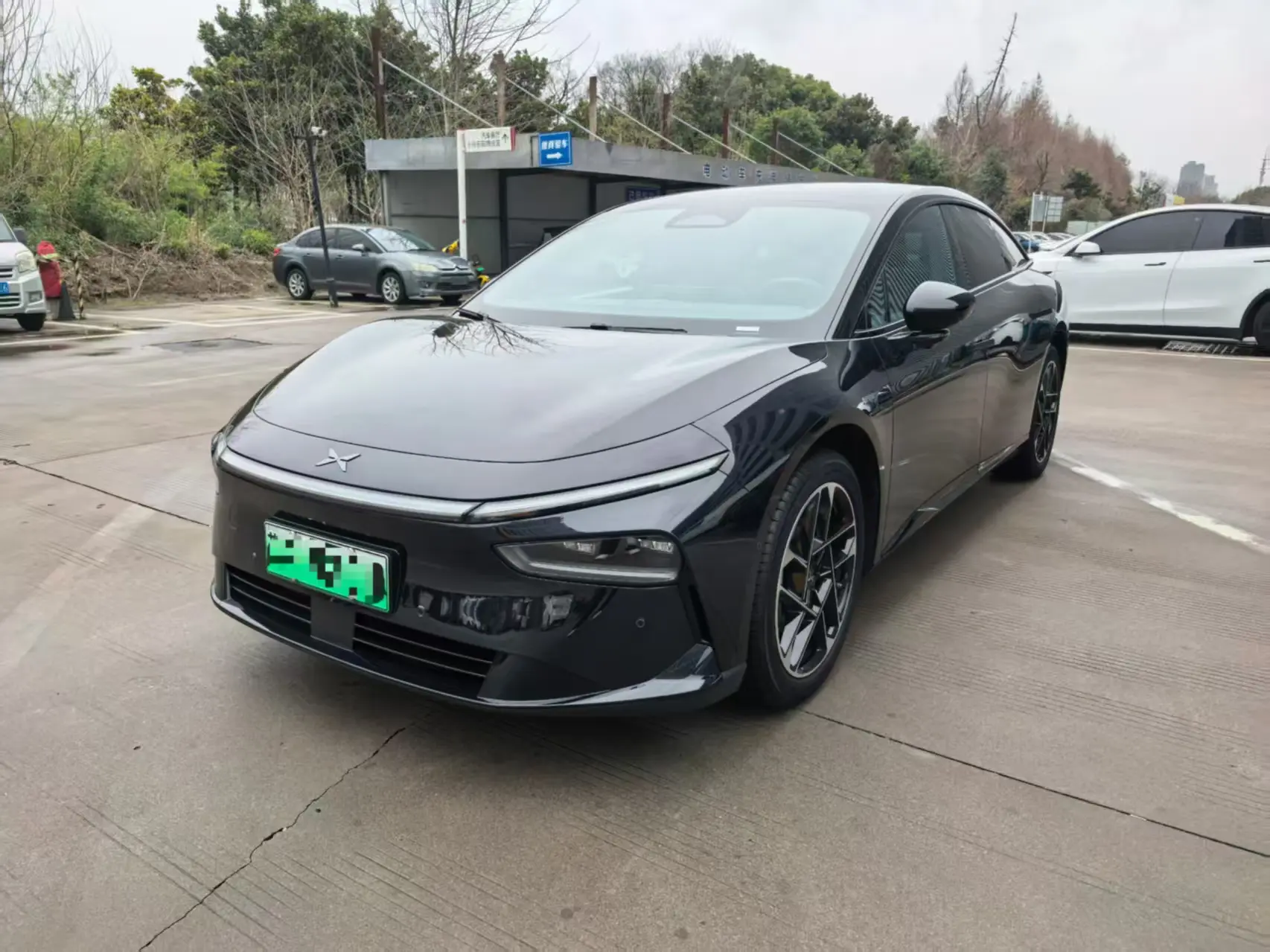 Xpeng P7+  из Китая