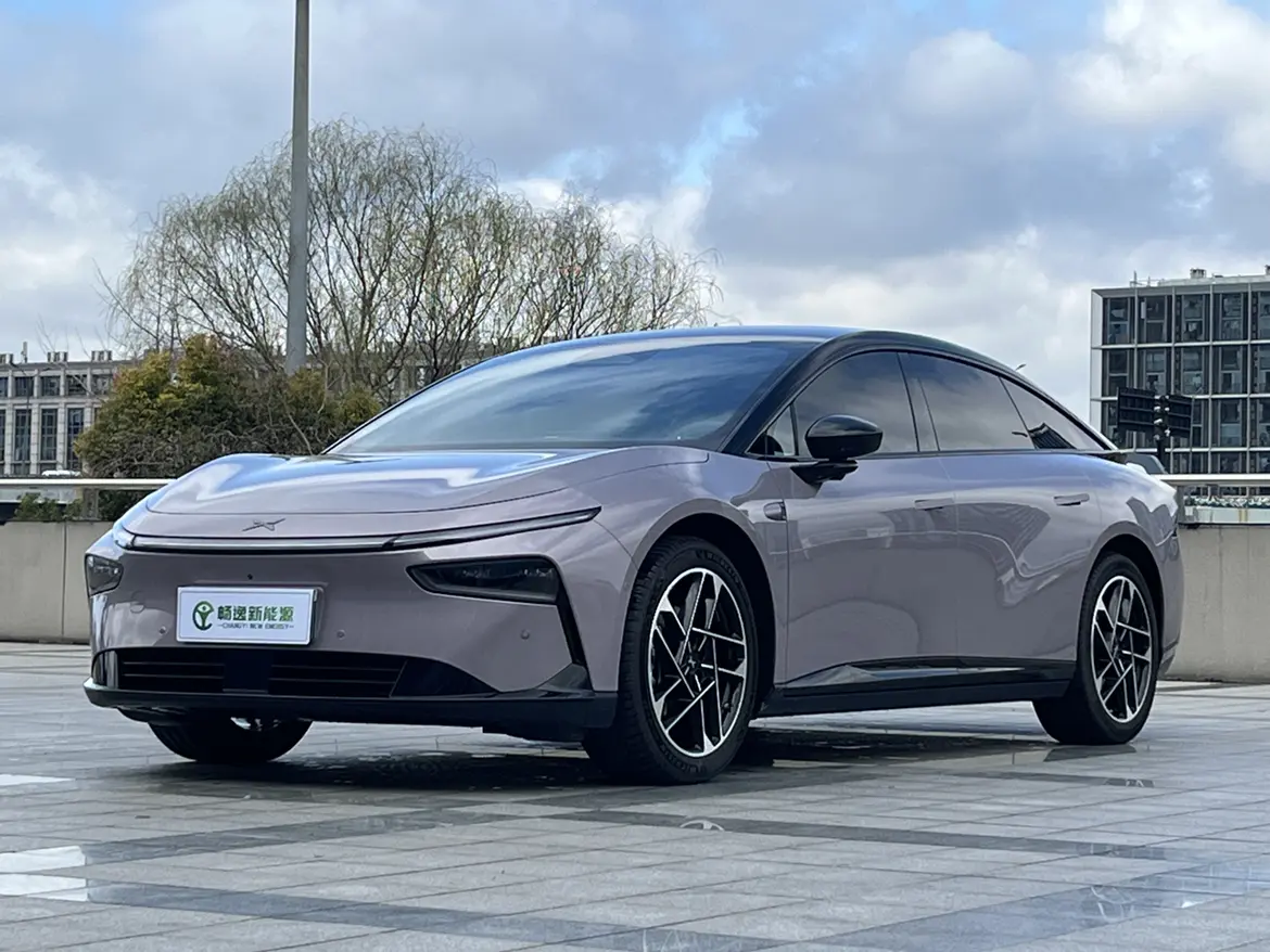 Xpeng P7+  из Китая