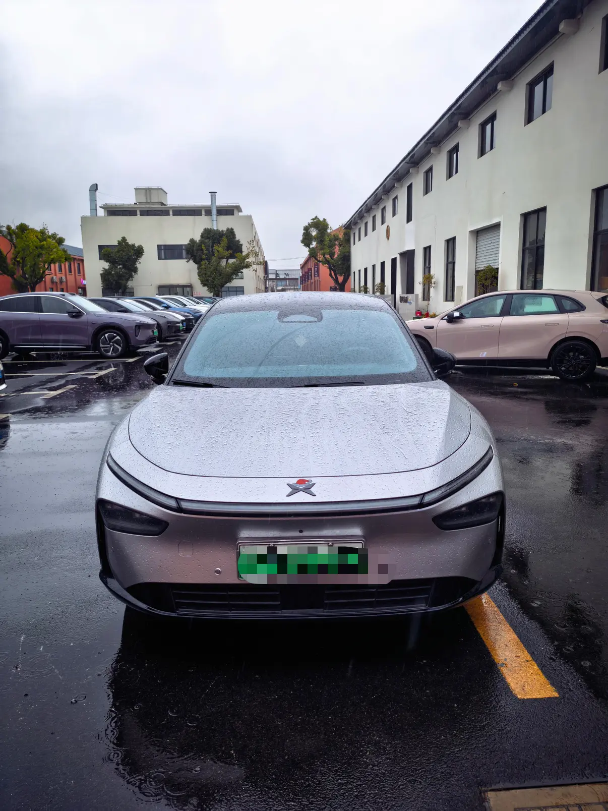 Xpeng P7+  из Китая