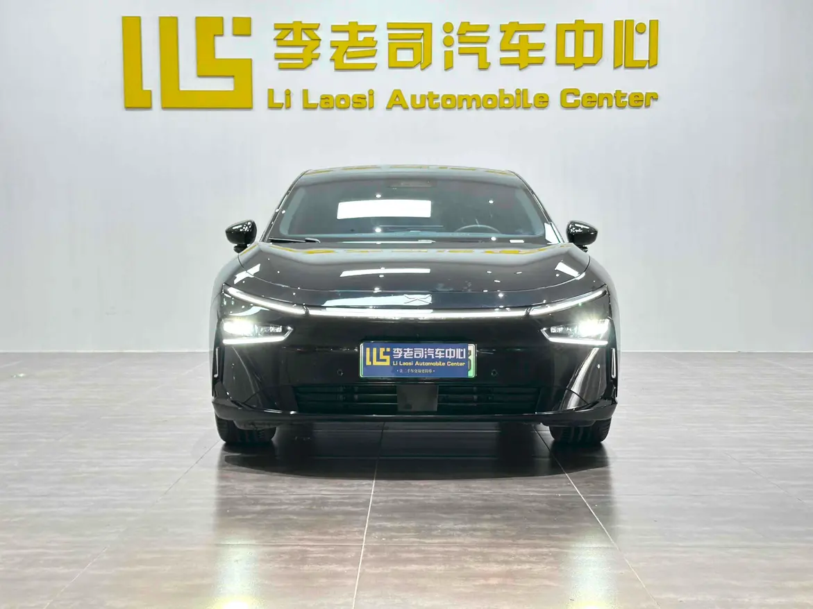 Xpeng P7+  из Китая