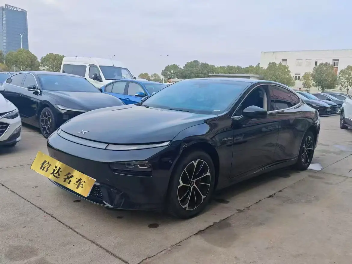 Xpeng P7  из Китая