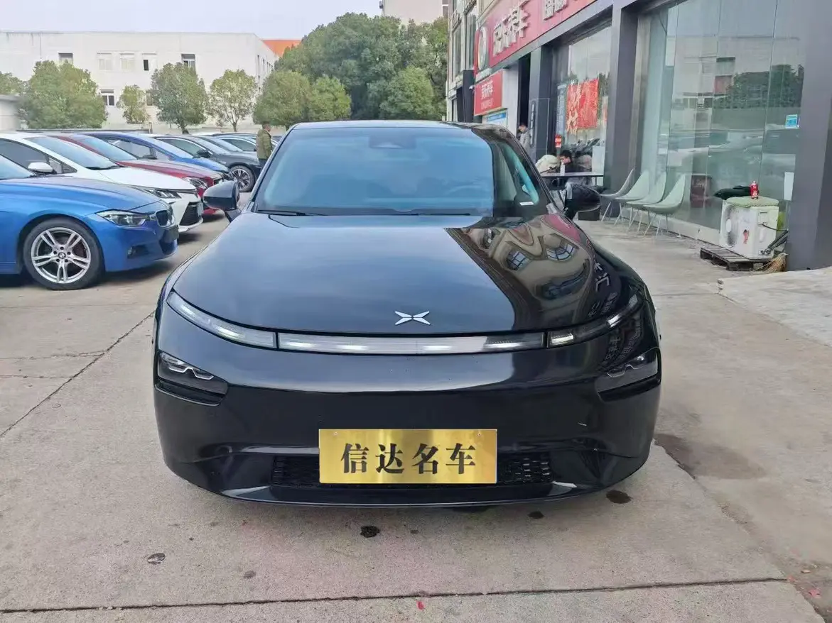 Xpeng P7  из Китая