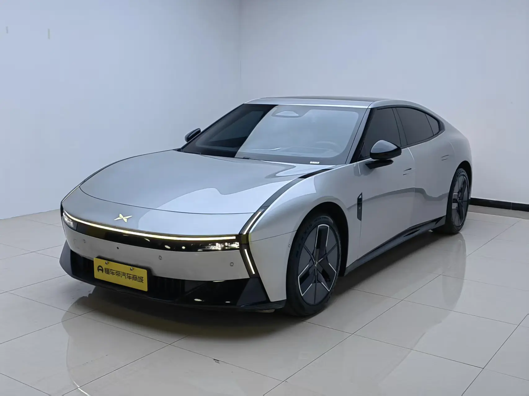 Xpeng P7  из Китая