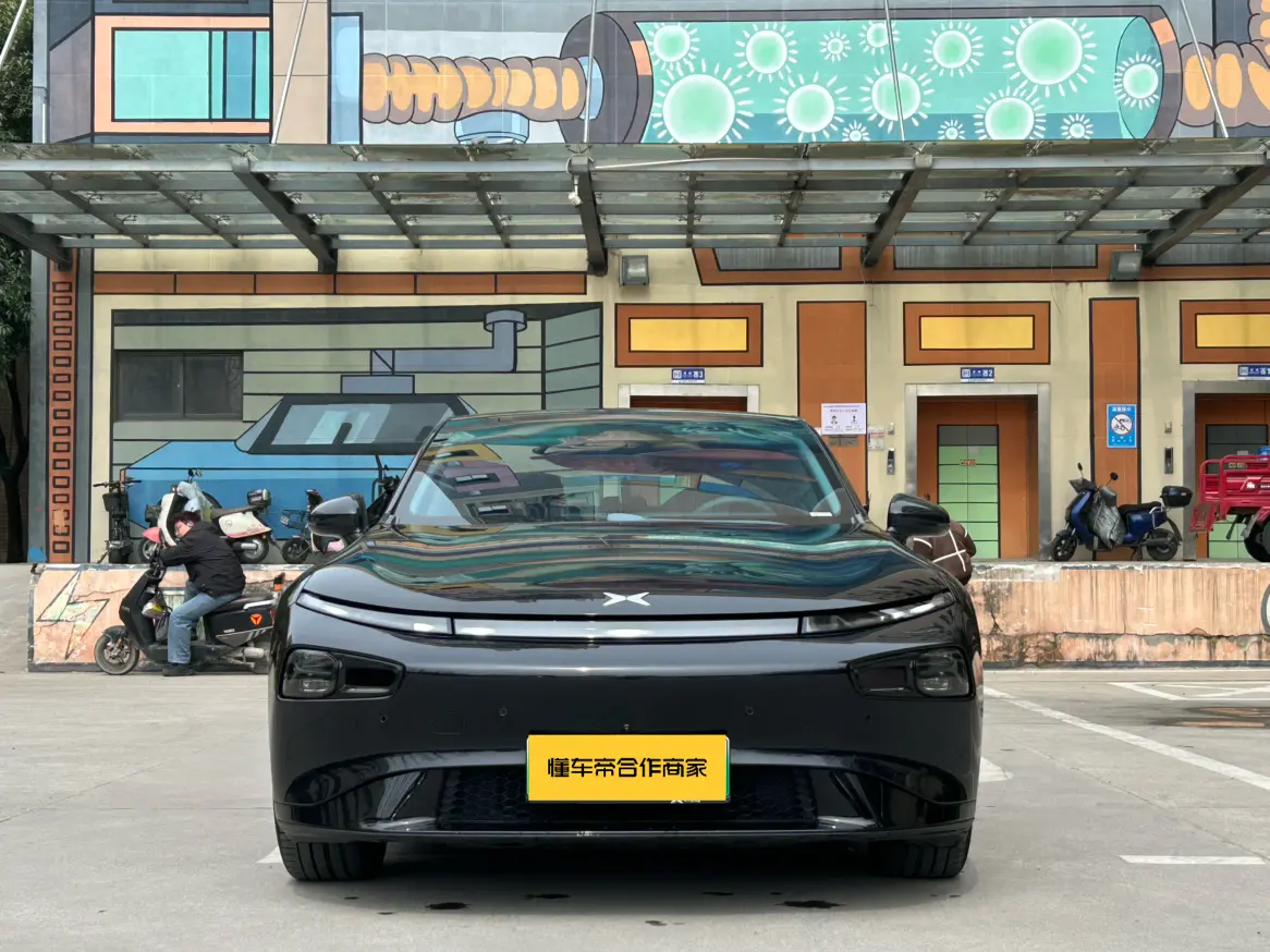 Xpeng P7  из Китая