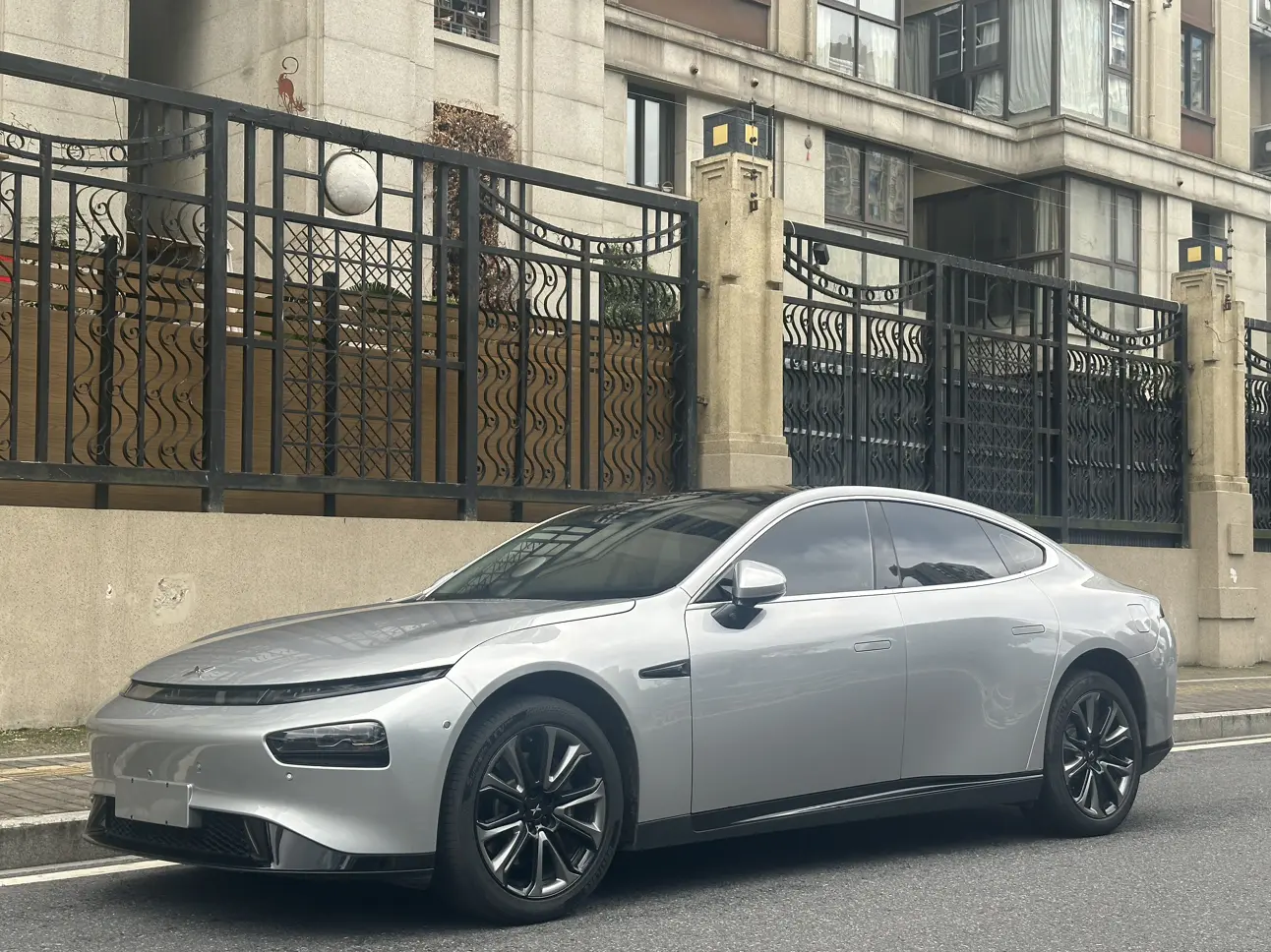 Xpeng P7  из Китая