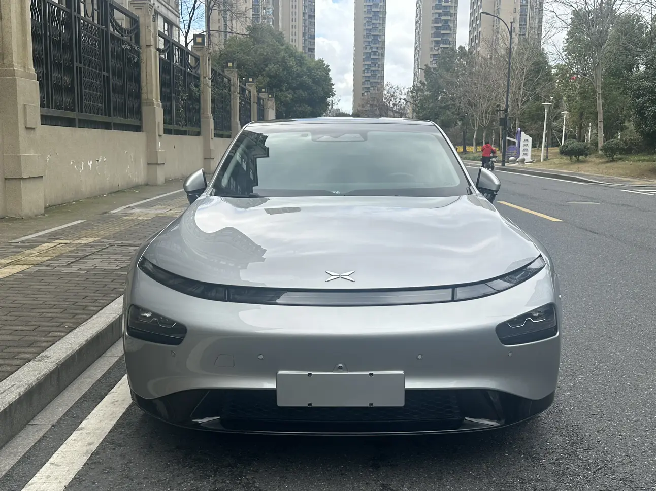 Xpeng P7  из Китая