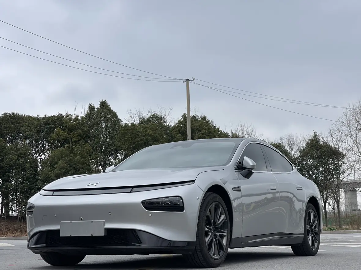 Xpeng P7  из Китая