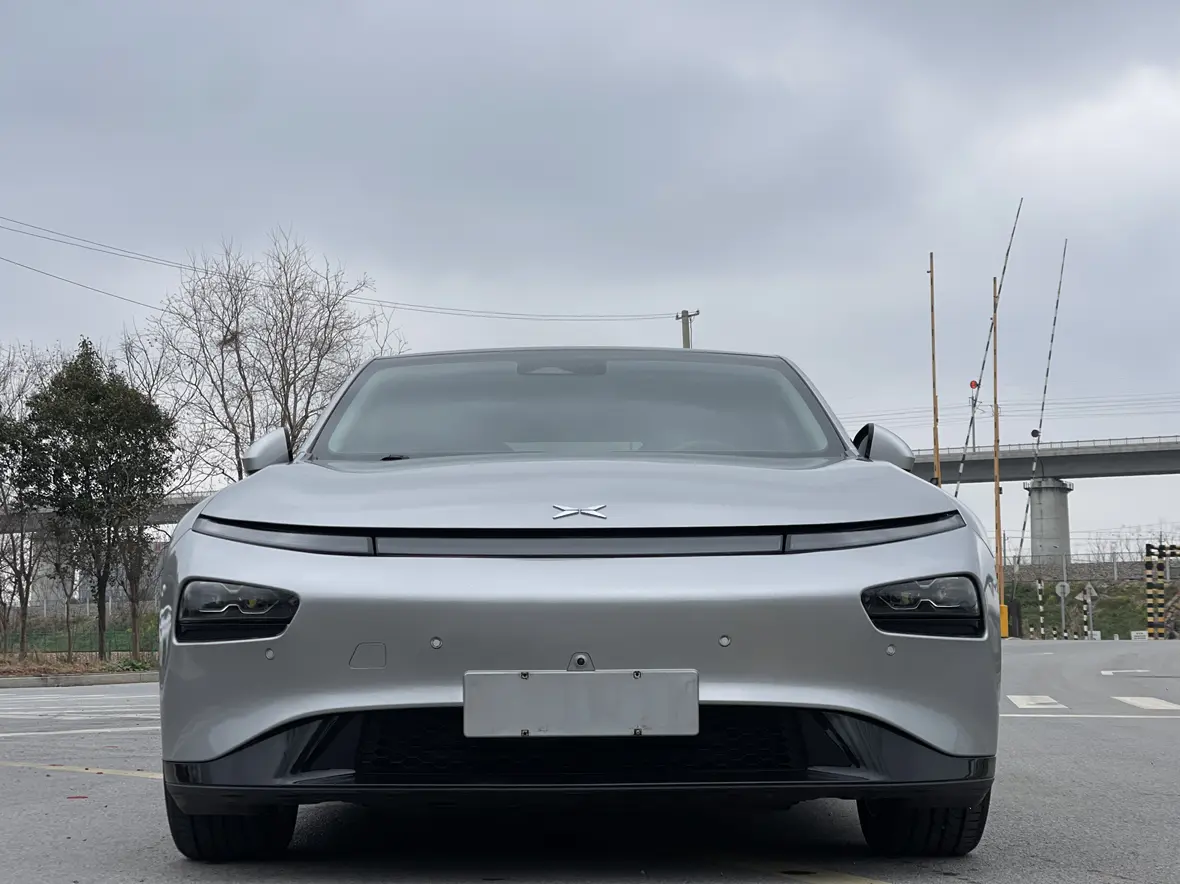 Xpeng P7  из Китая