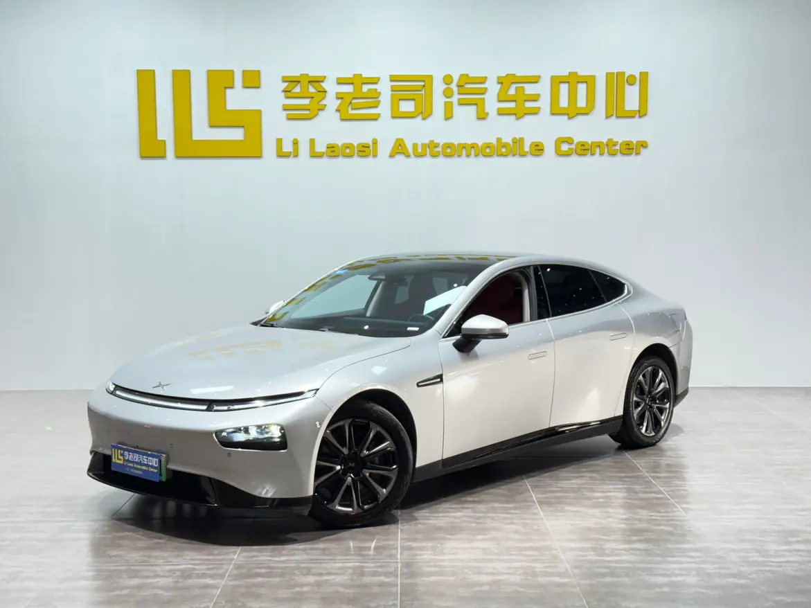 Xpeng P7  из Китая