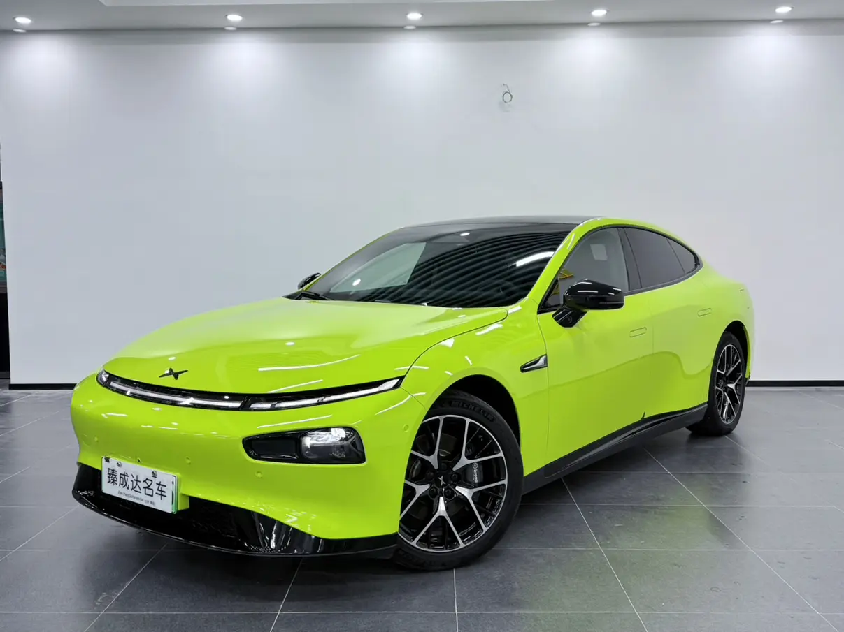 Xpeng P7  из Китая