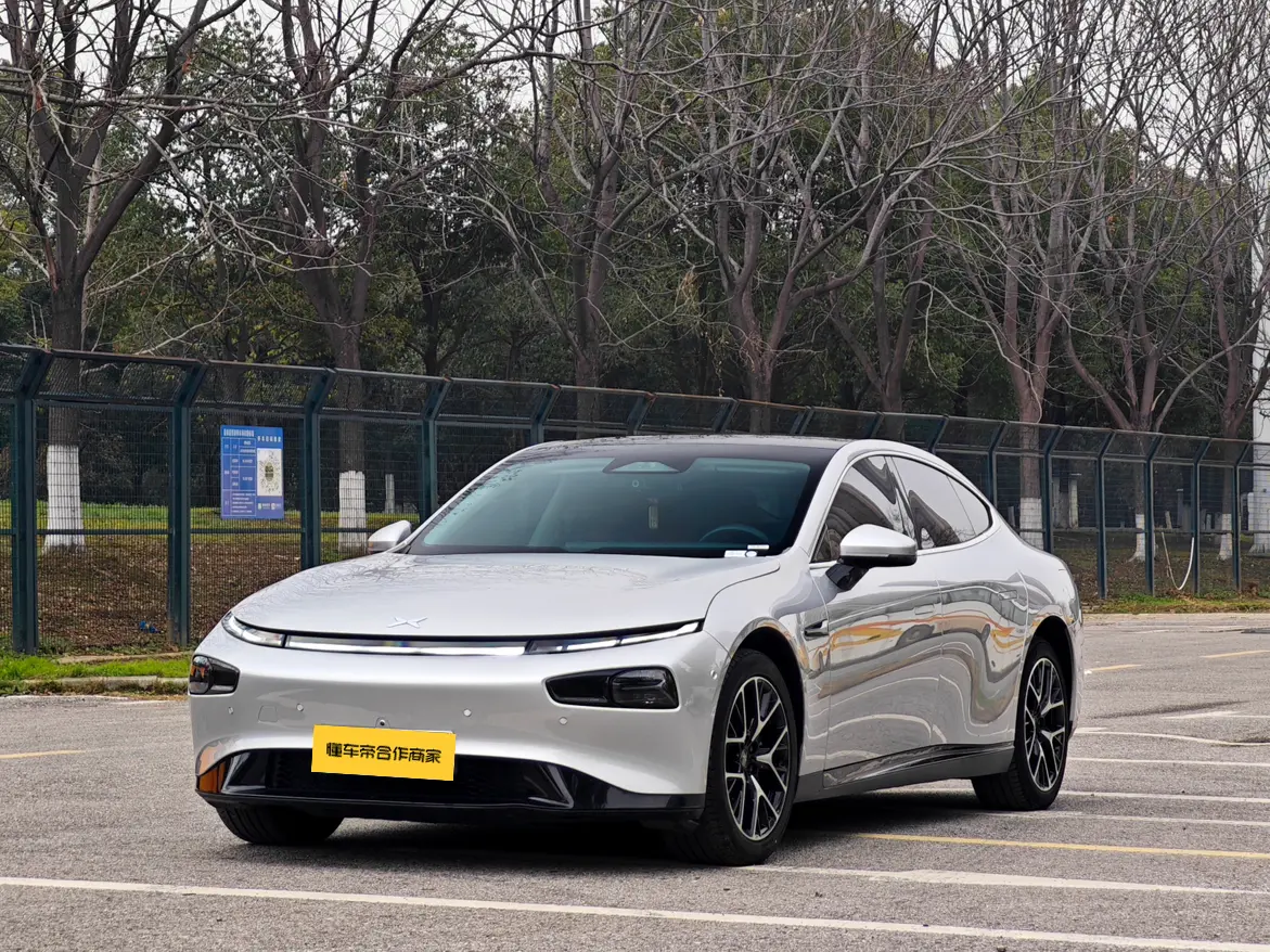 Xpeng P7  из Китая