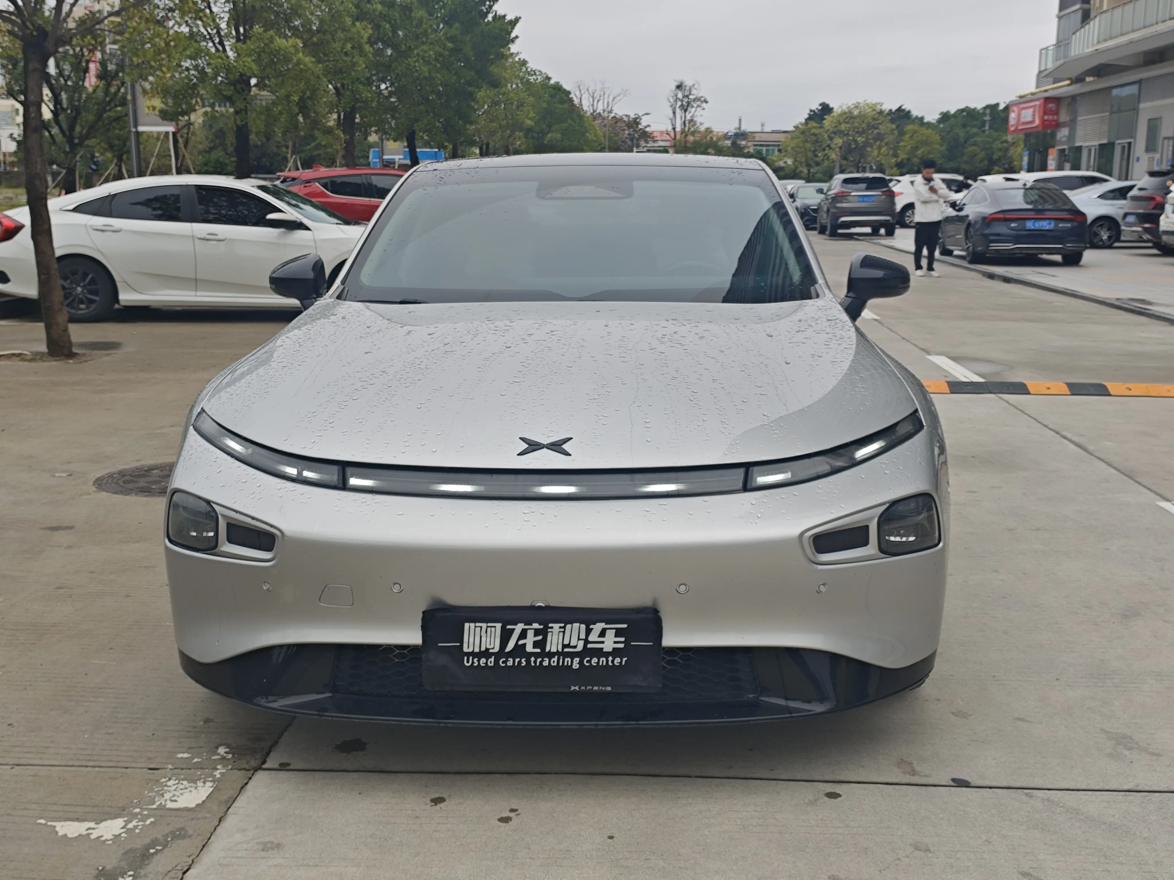 Xpeng P7  из Китая