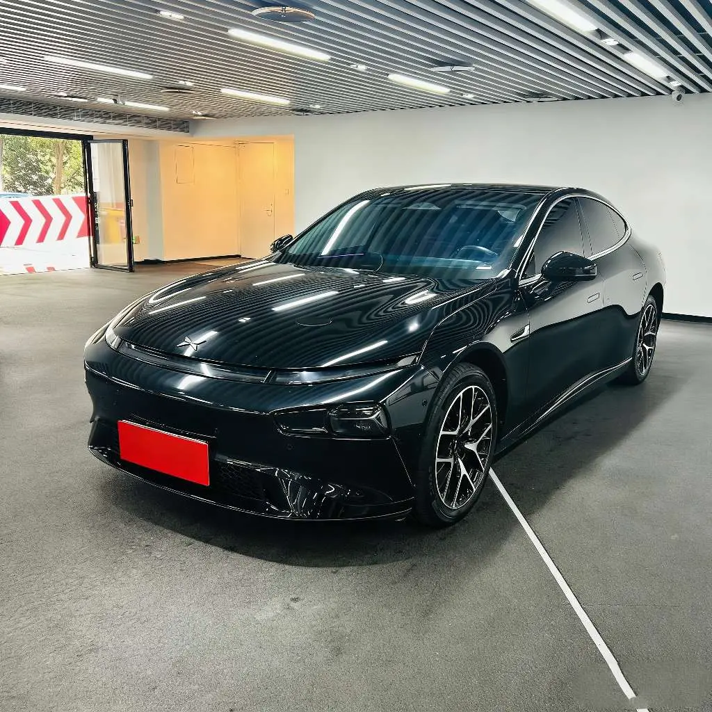 Xpeng P7  из Китая