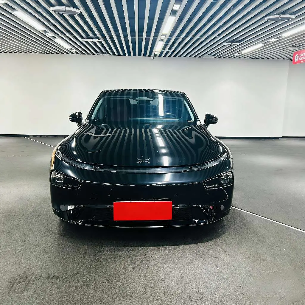 Xpeng P7  из Китая