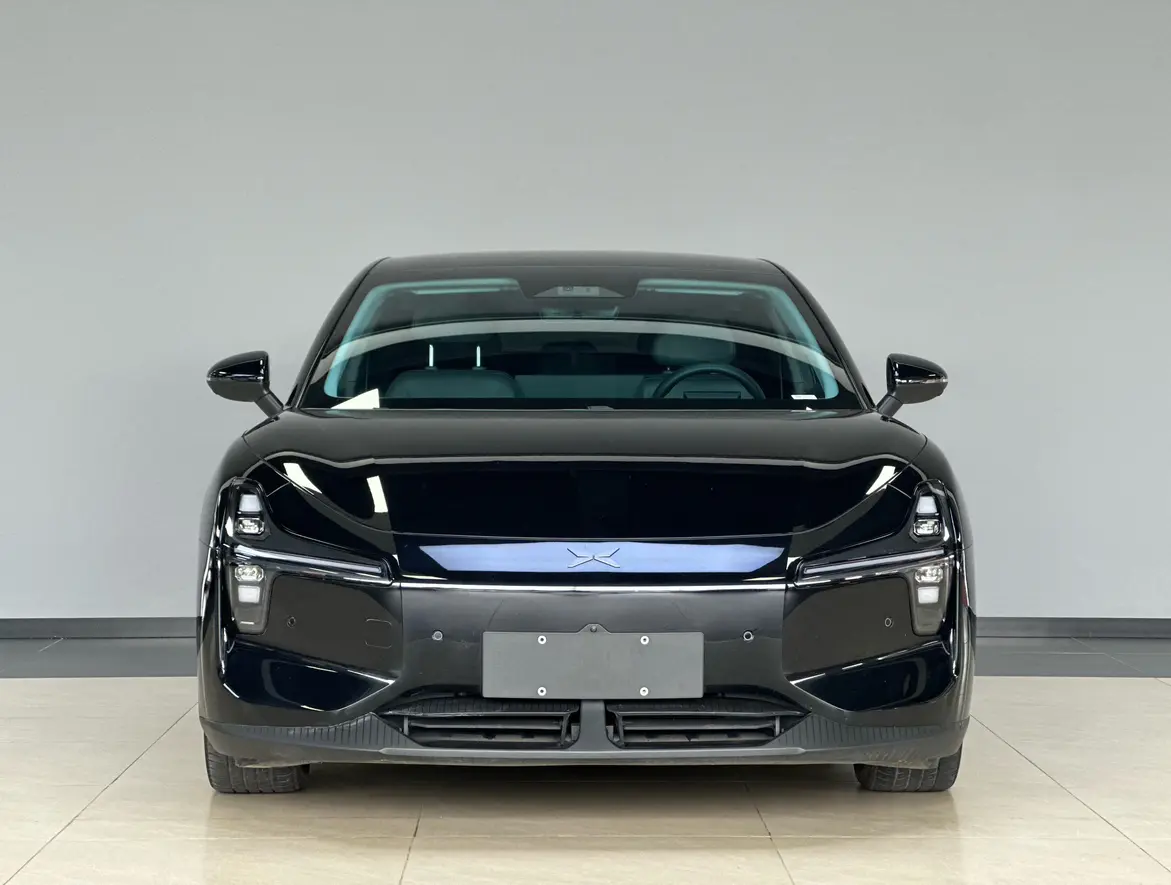 Xpeng Xiaopeng MONA M03  из Китая