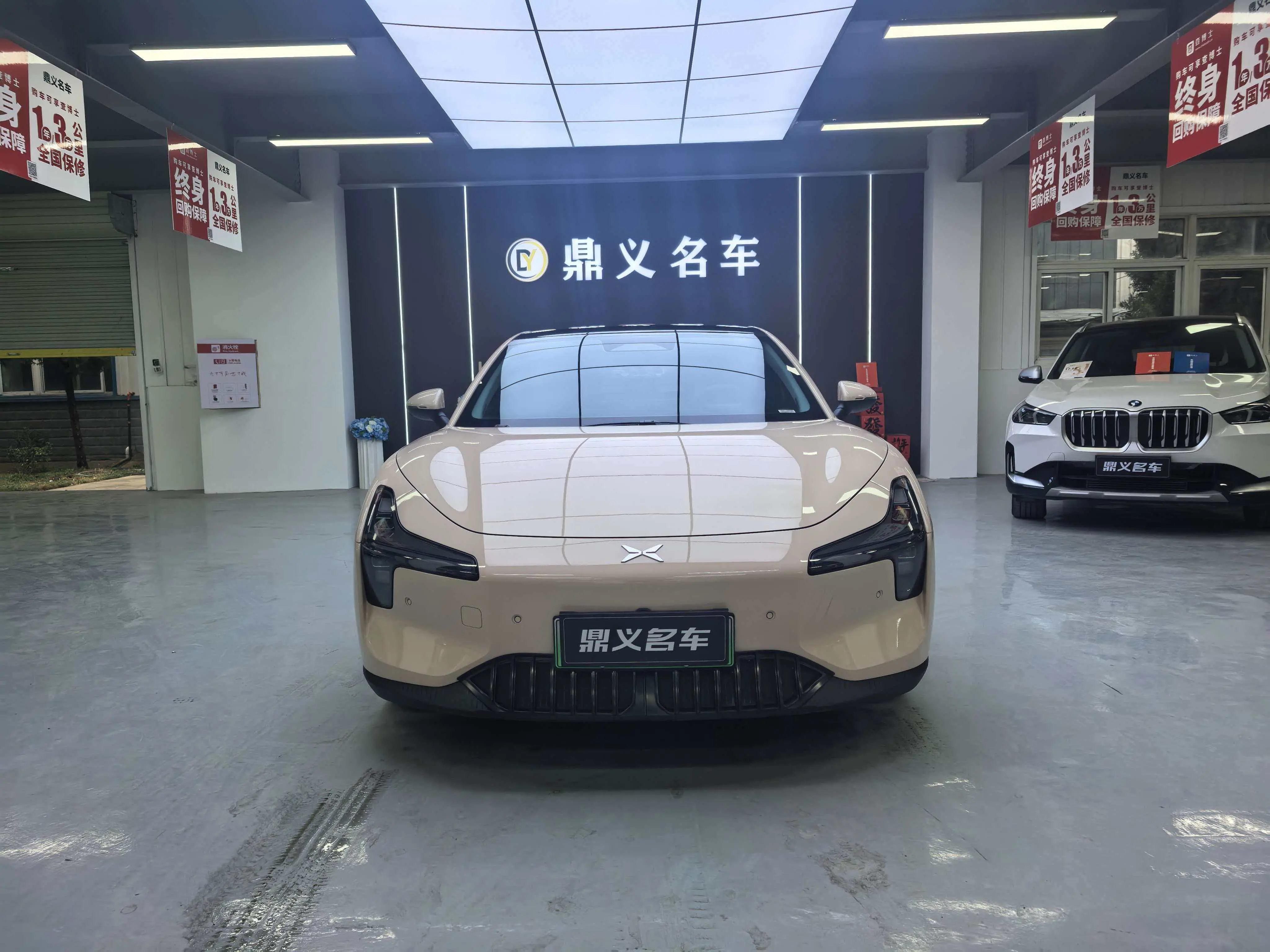 Xpeng Xiaopeng MONA M03  из Китая