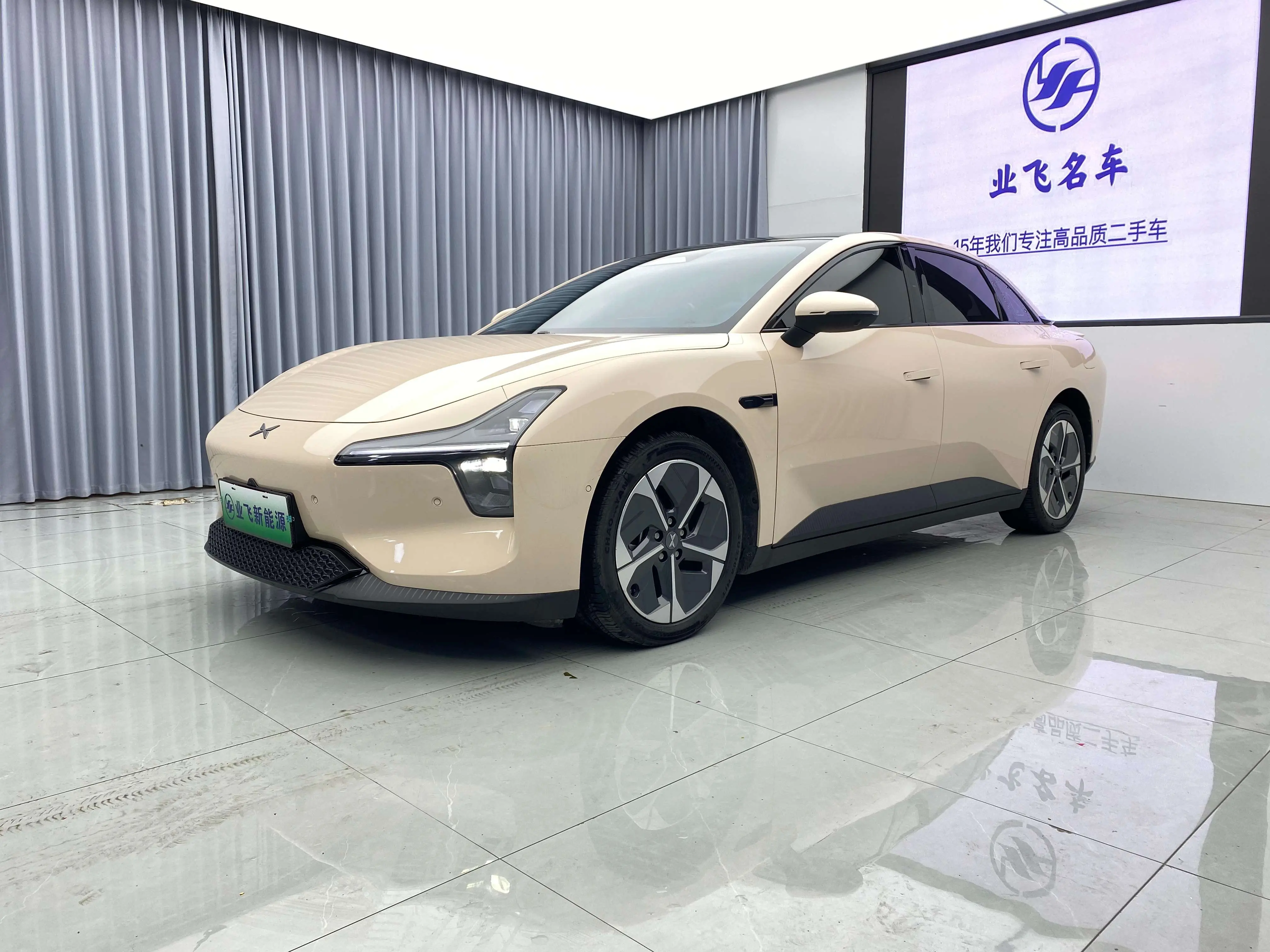 Xpeng Xiaopeng MONA M03  из Китая