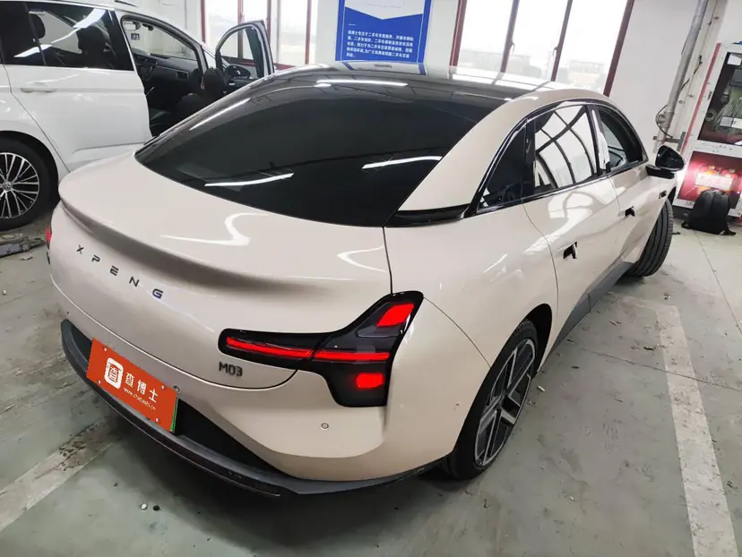 Xpeng Xiaopeng MONA M03  из Китая