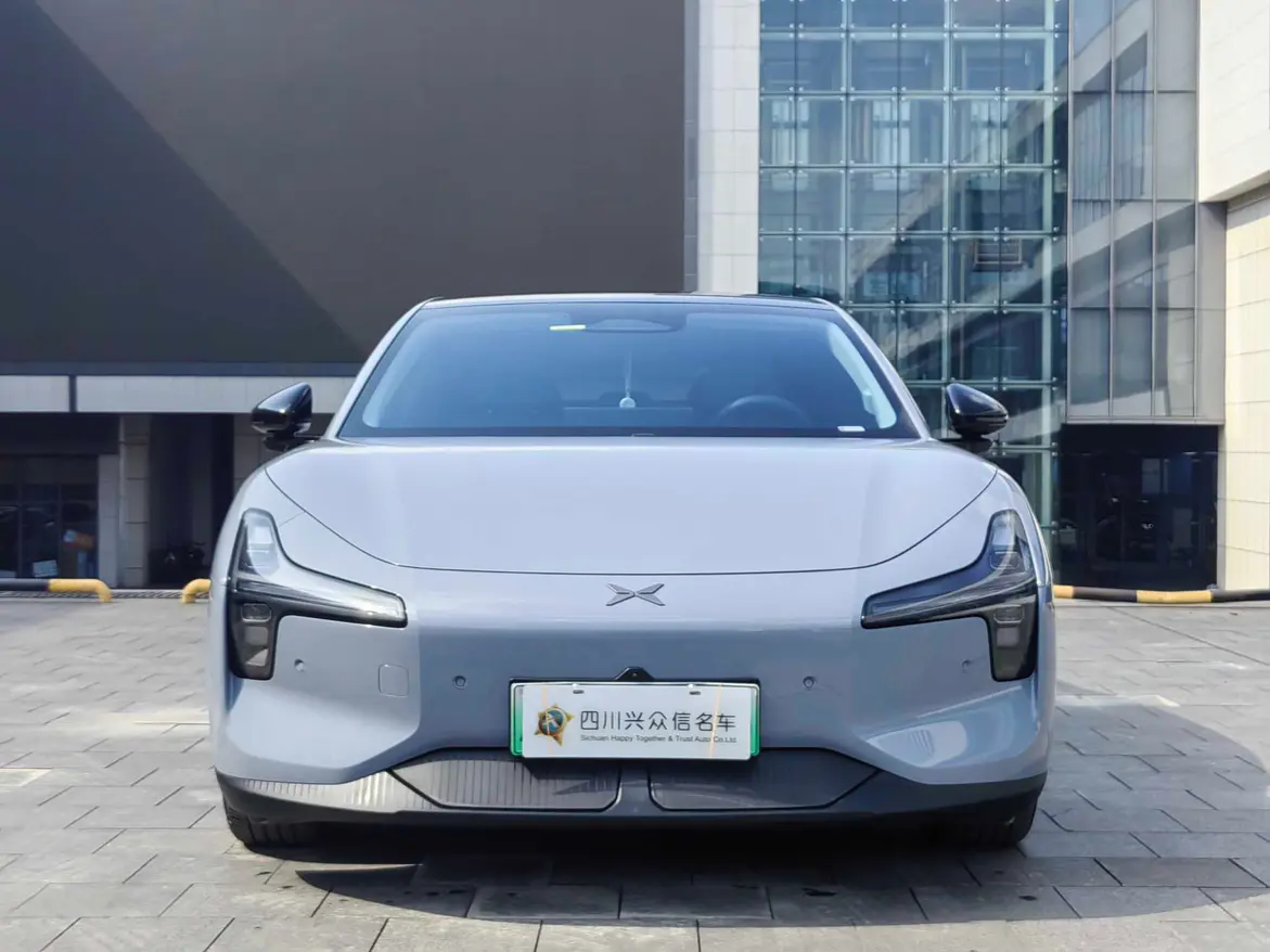 Xpeng Xiaopeng MONA M03  из Китая