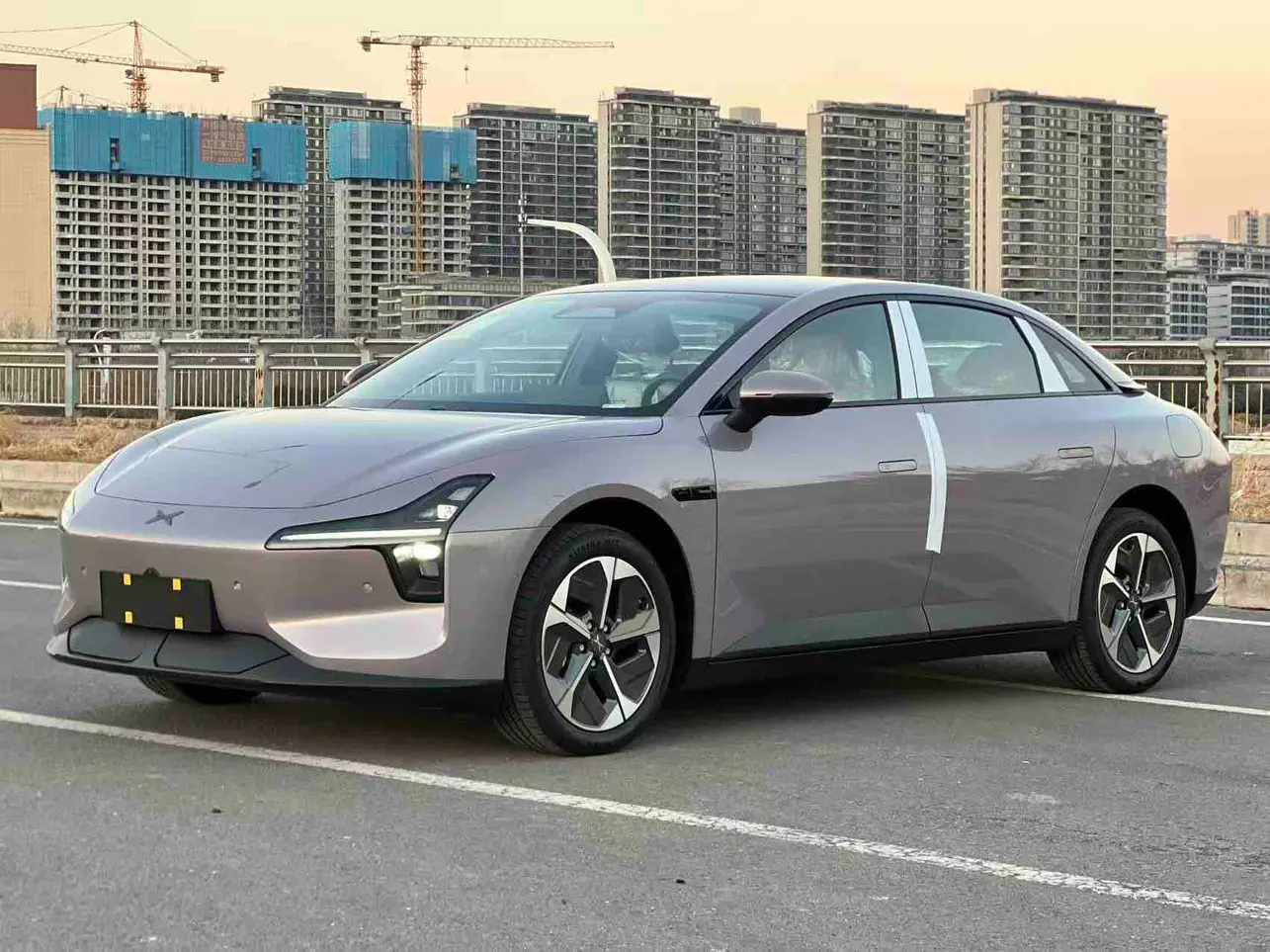 Xpeng Xiaopeng MONA M03  из Китая