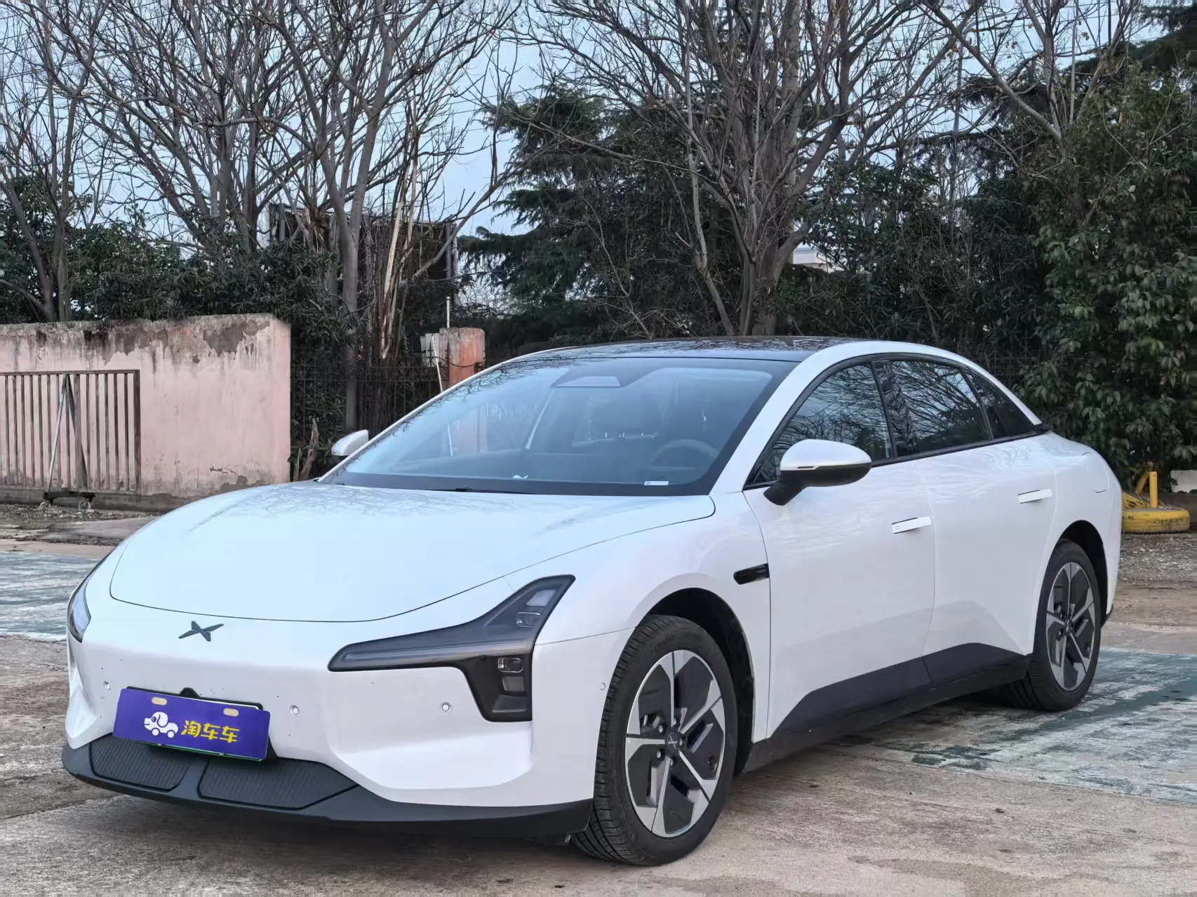 Xpeng Xiaopeng MONA M03  из Китая