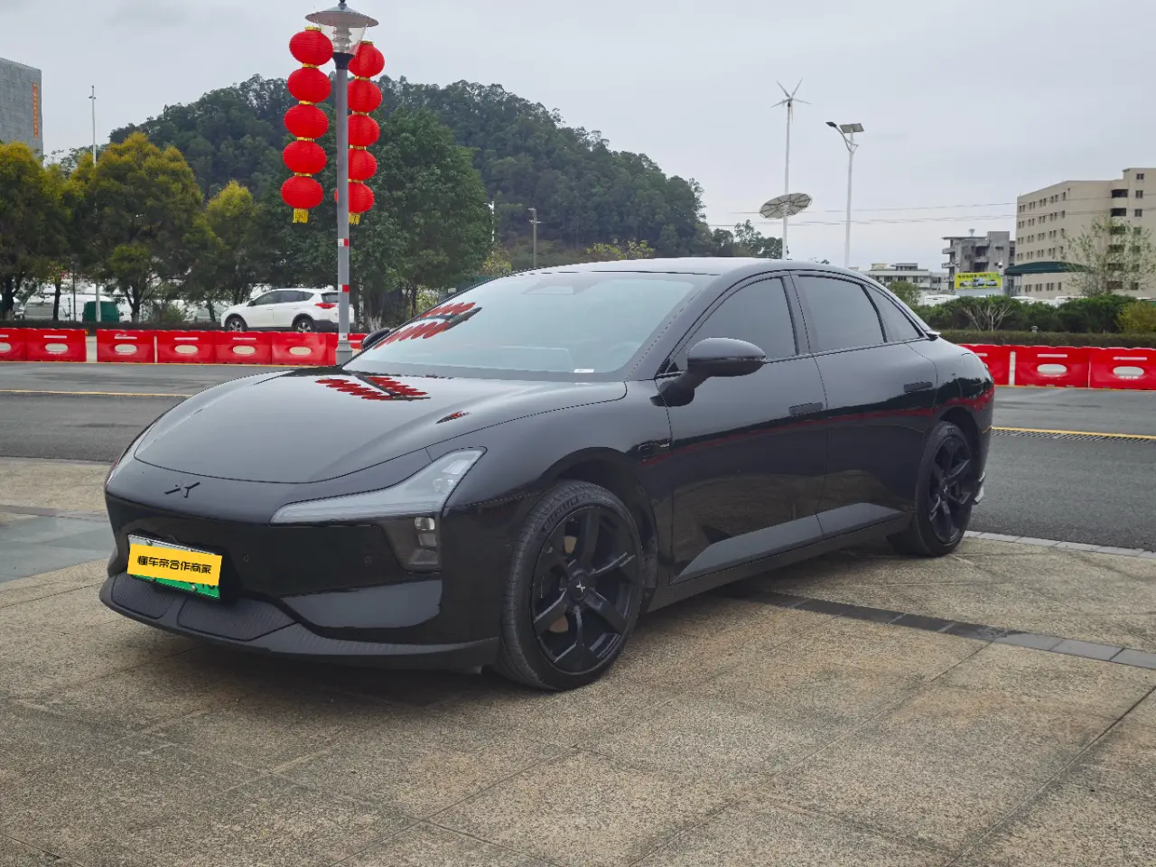 Xpeng Xiaopeng MONA M03  из Китая