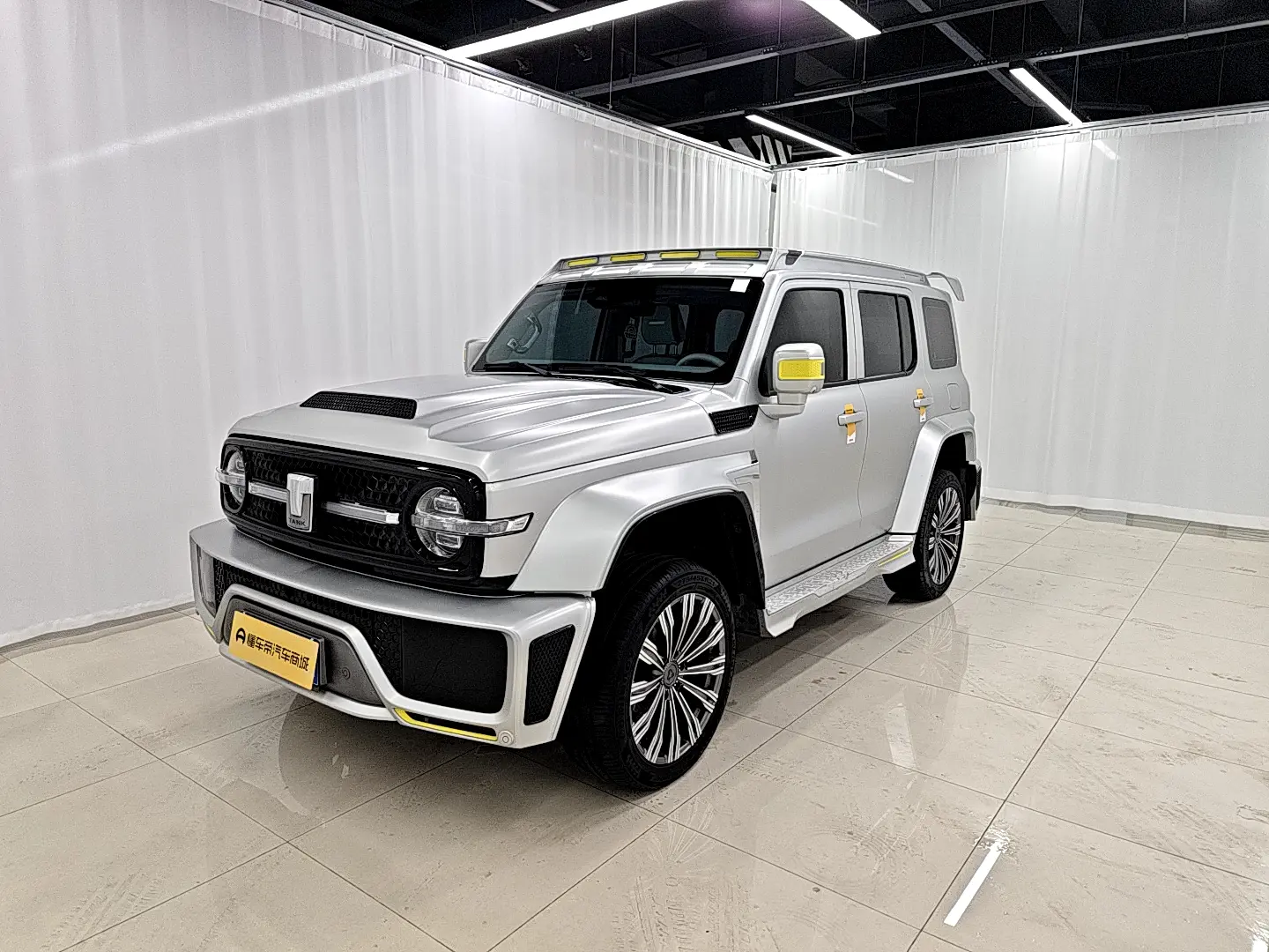 Tank Cyber  300  из Китая