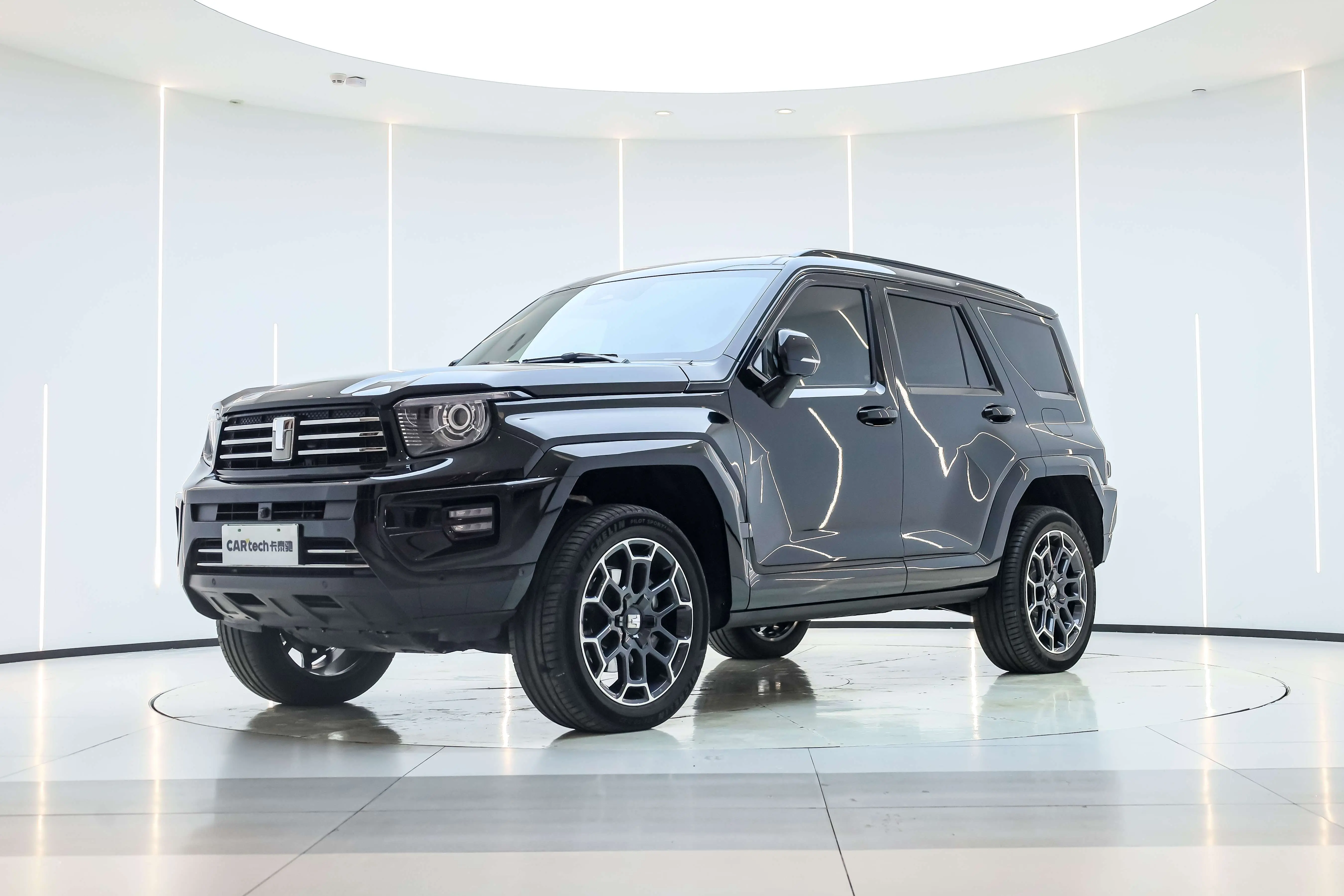 Tank 700 Hi4-T  из Китая