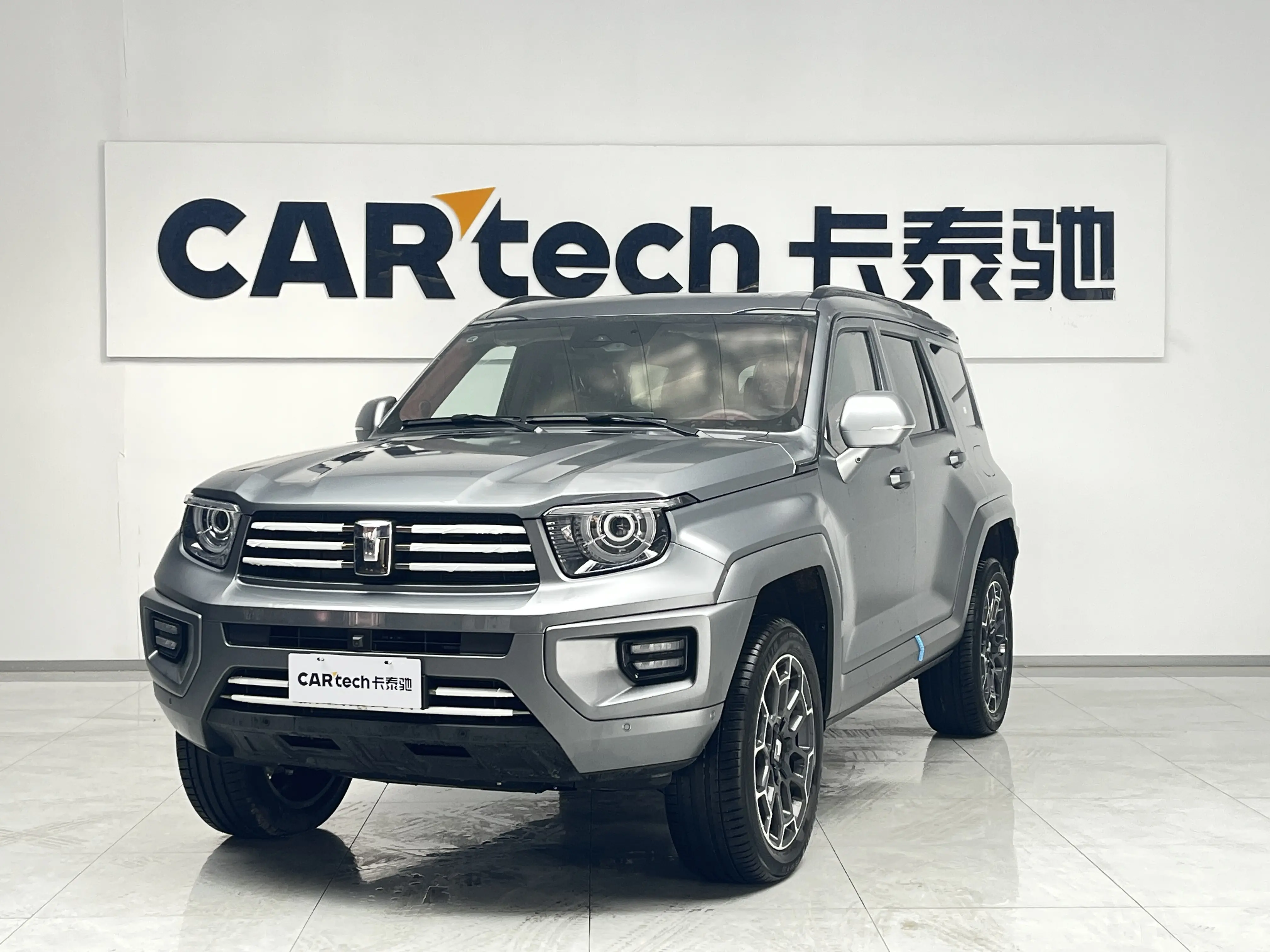 Tank 700 Hi4-T  из Китая