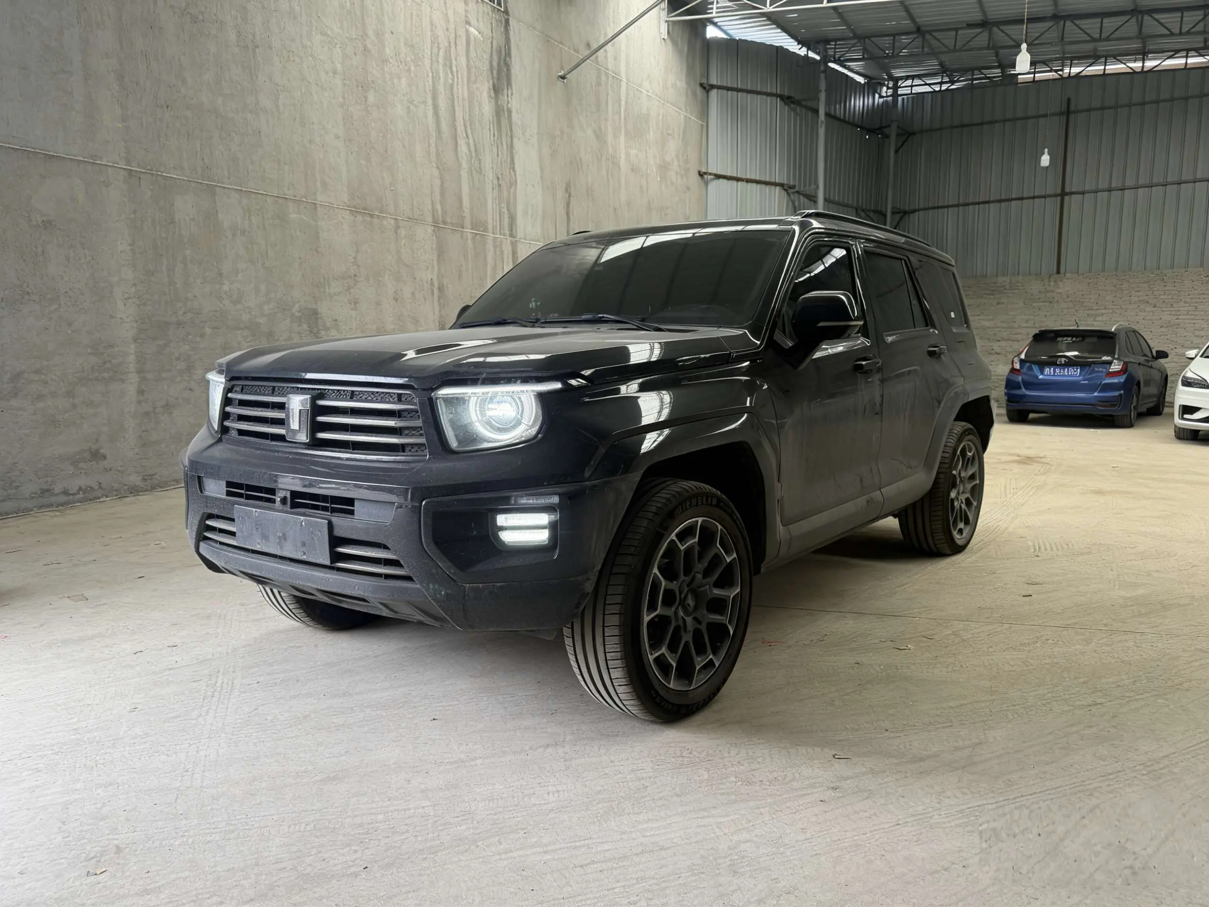 Tank 700 Hi4-T  из Китая