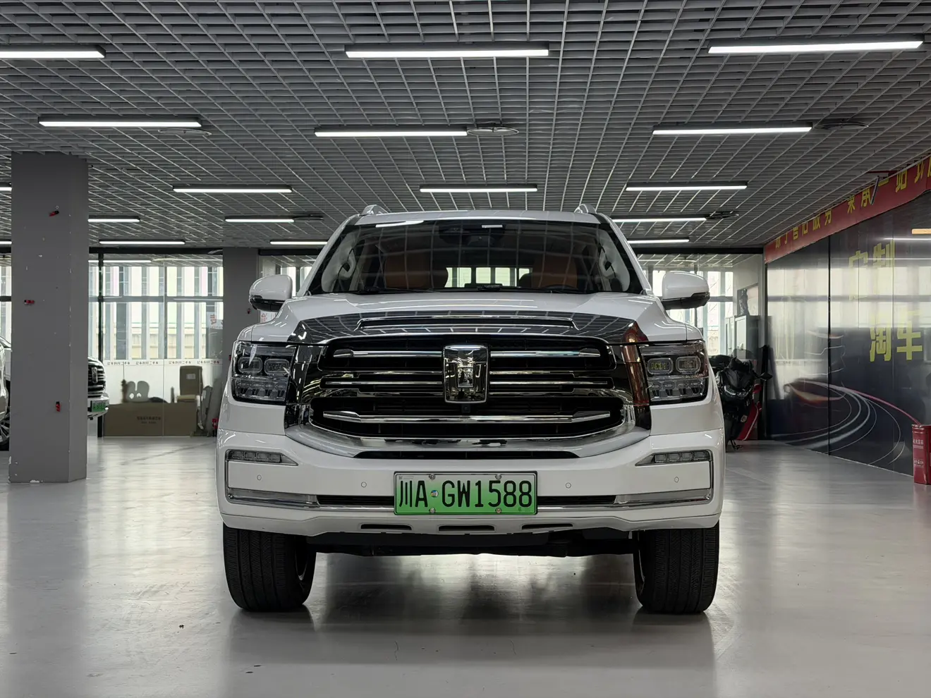 Tank 500 Hi4-T  из Китая