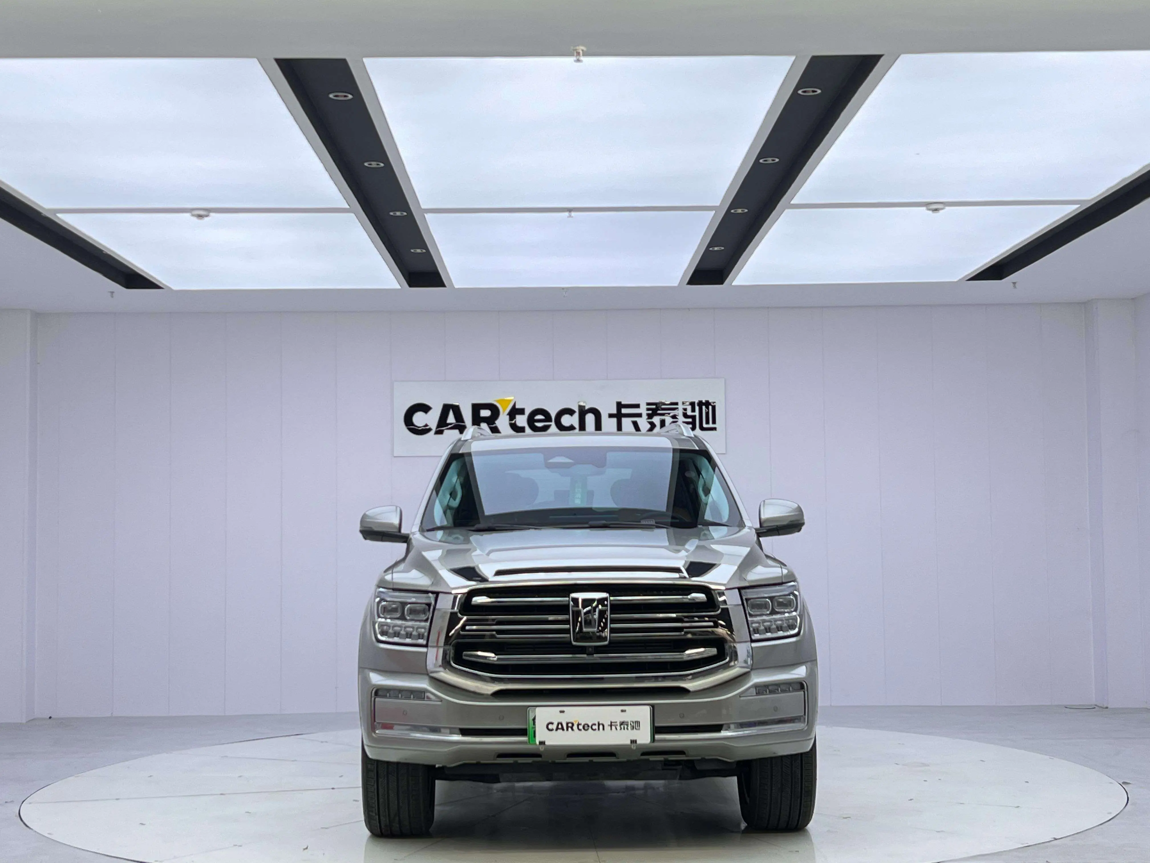 Tank 500 Hi4-T  из Китая