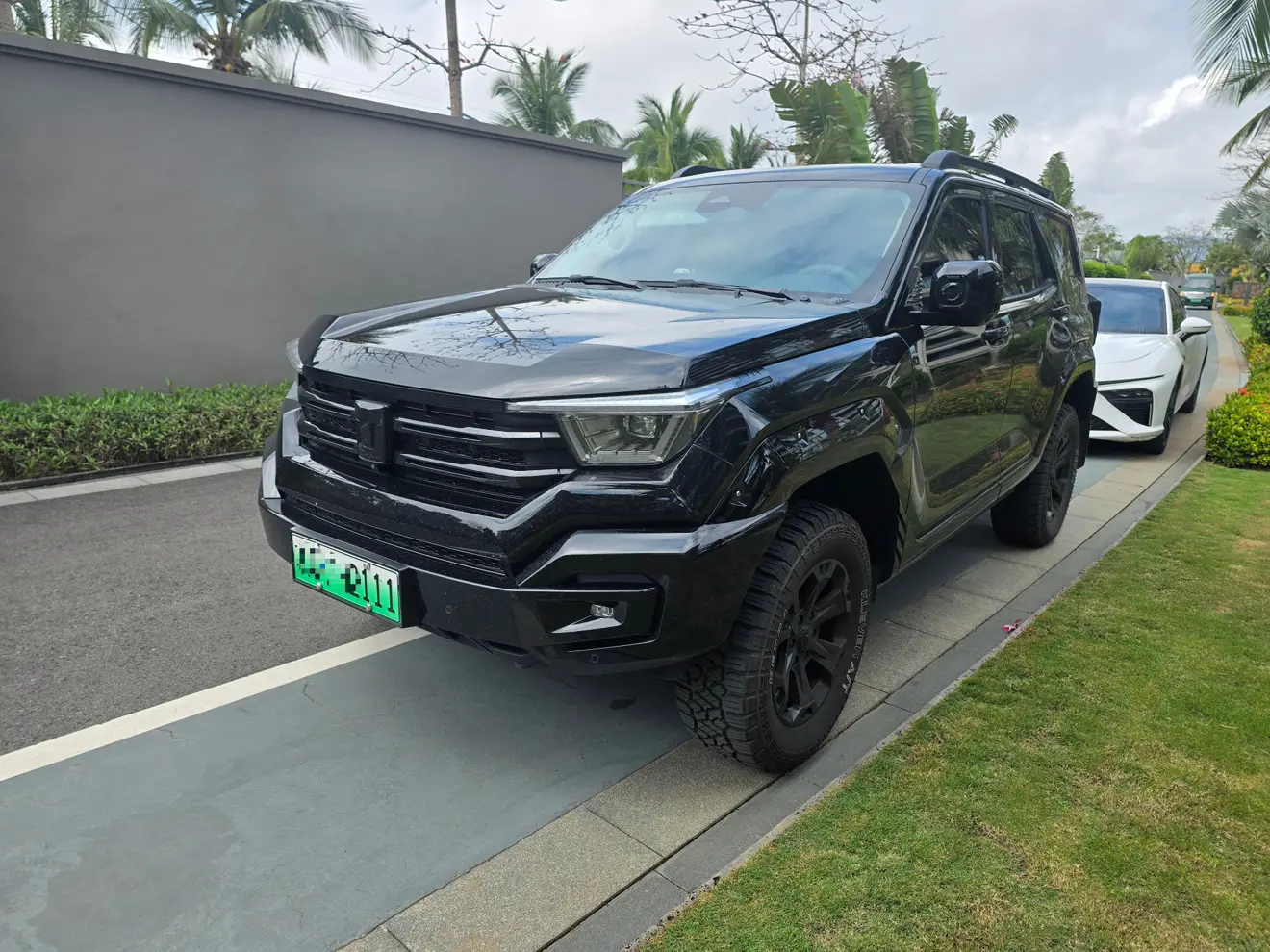 Tank 400 Hi4-T  из Китая