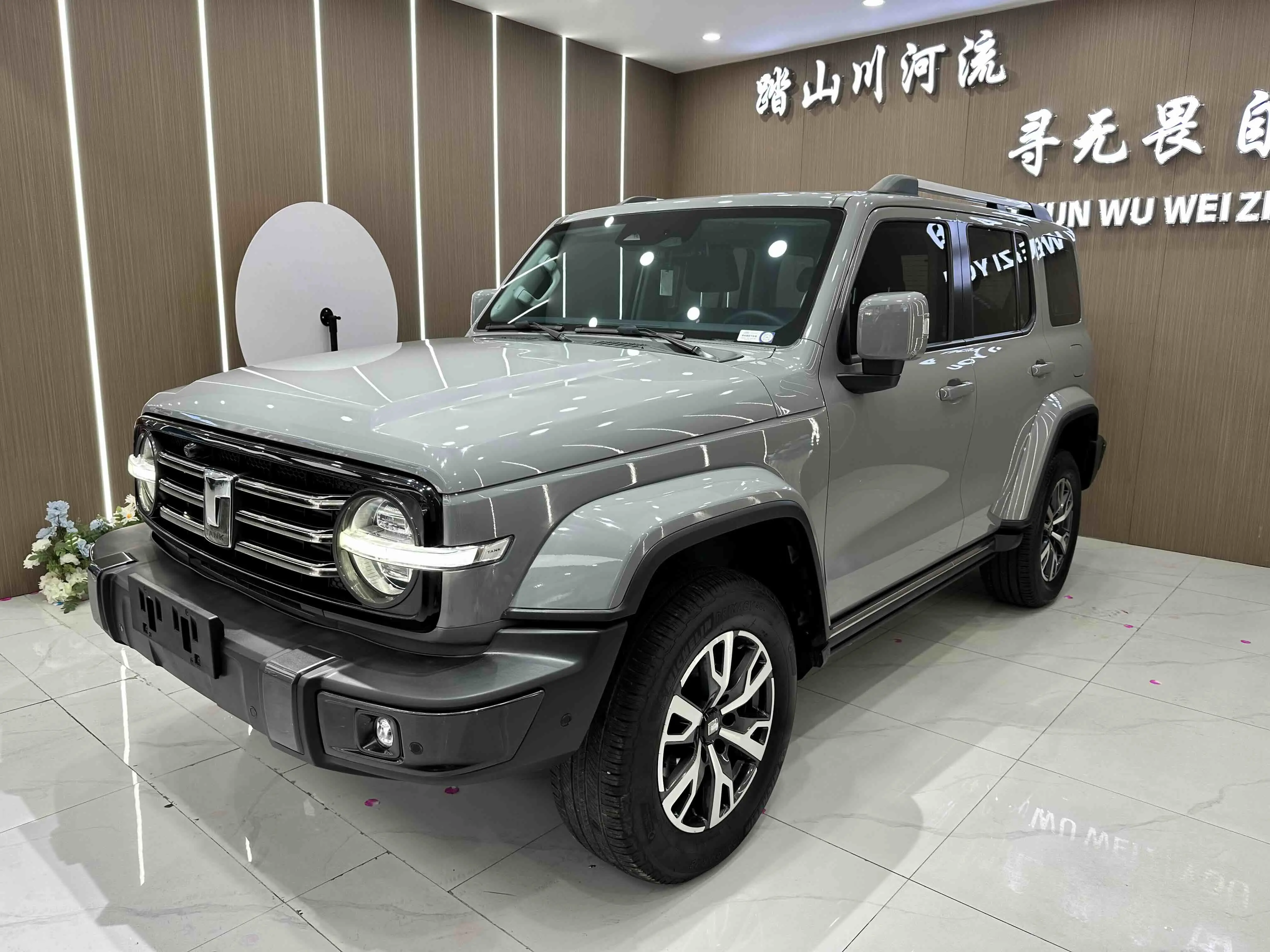 Tank 300  из Китая