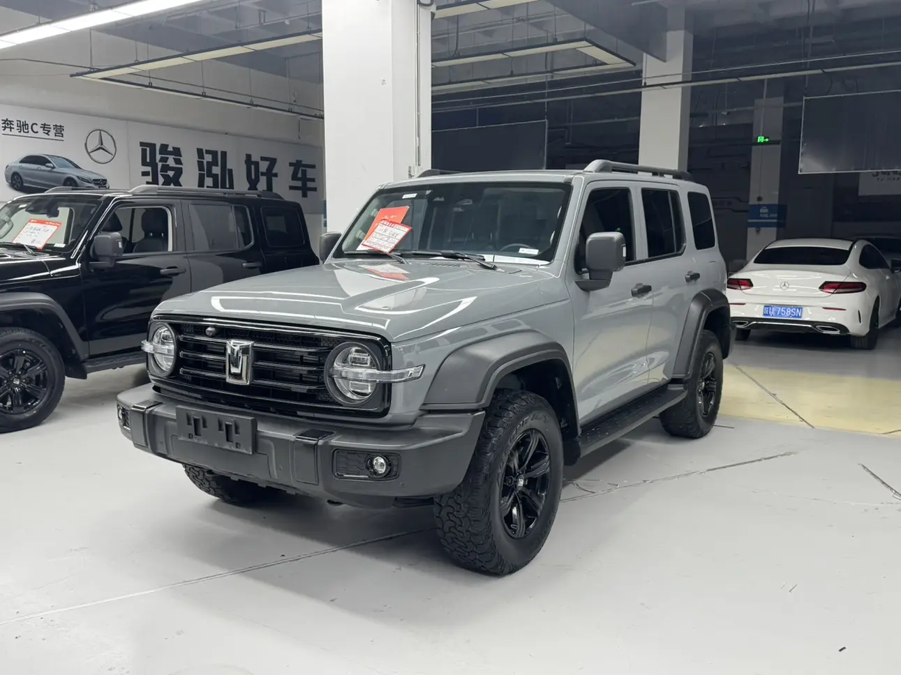 Tank 300  из Китая