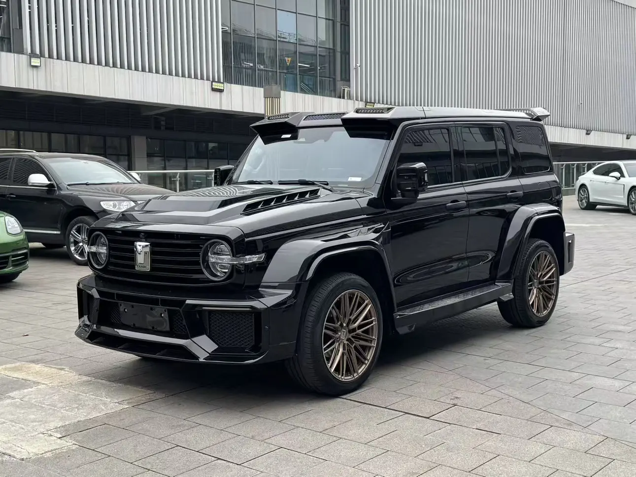 Tank 300  из Китая