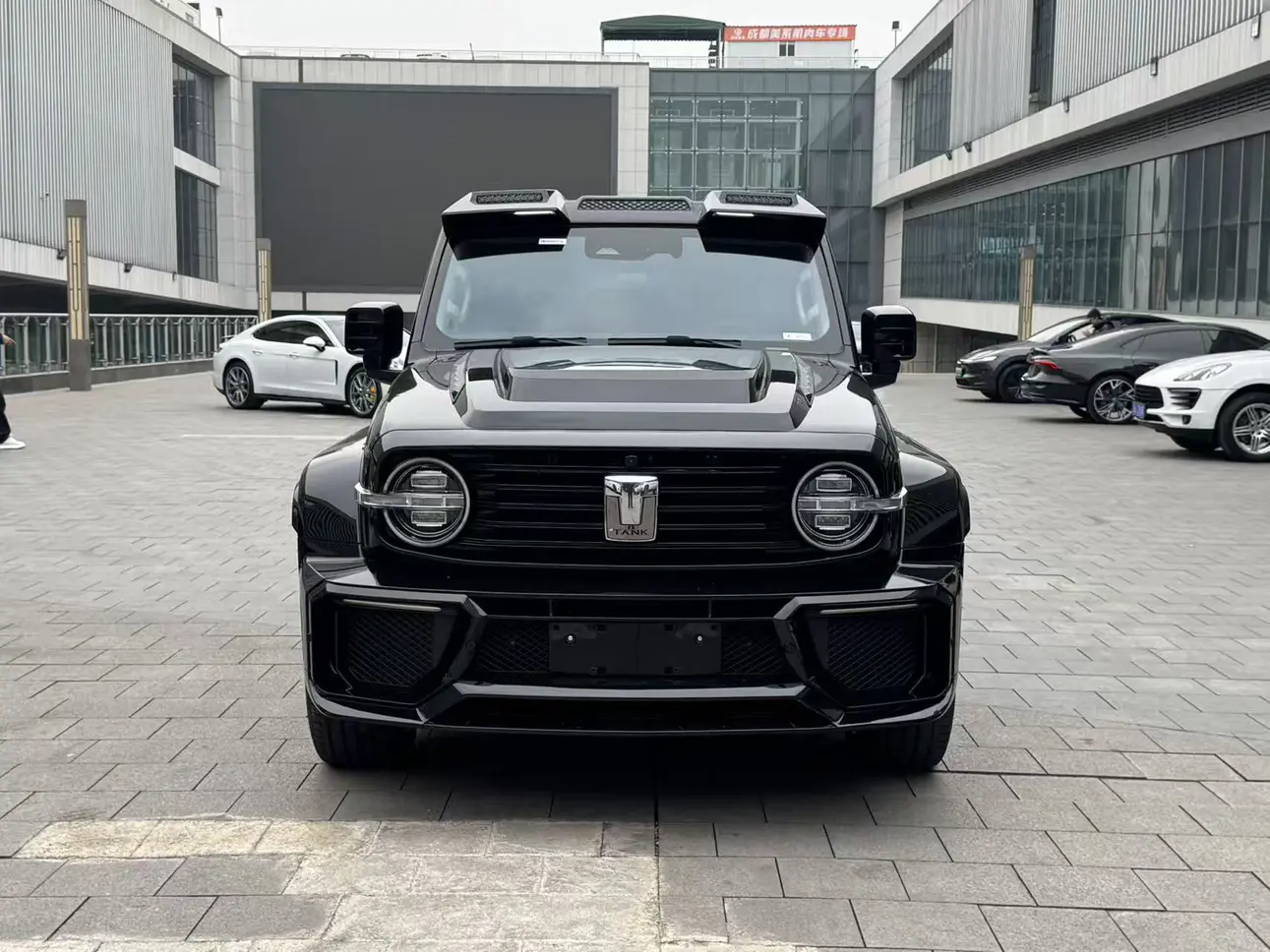 Tank 300  из Китая