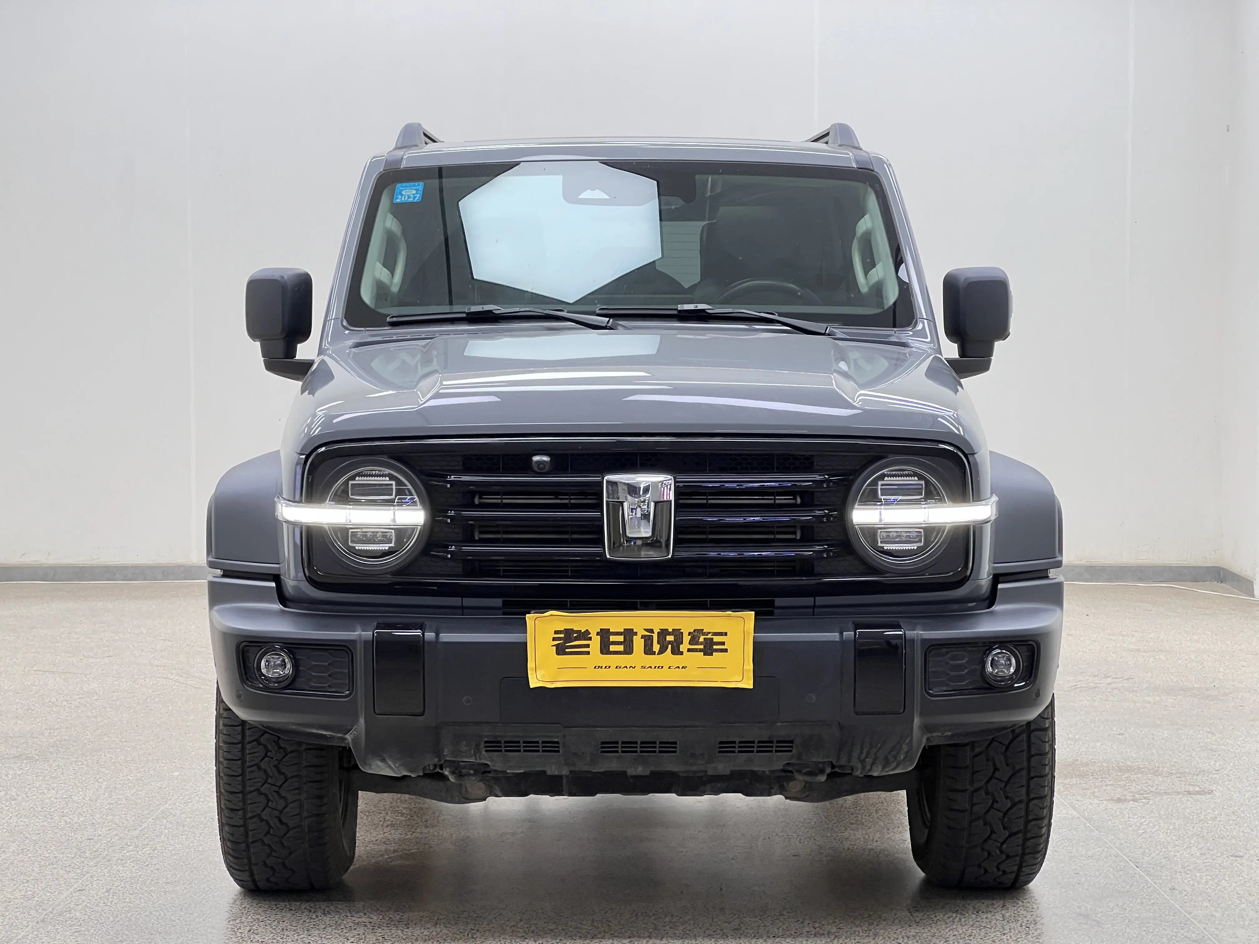 Tank 300  из Китая